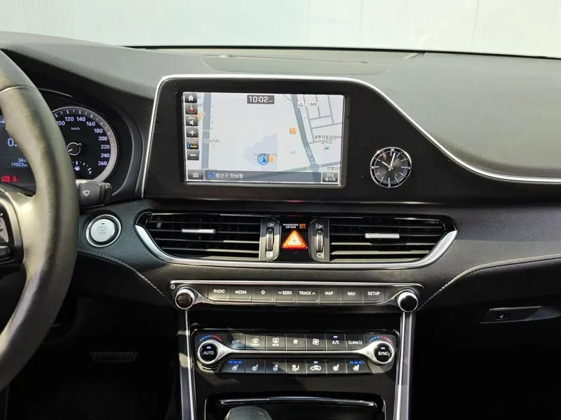 Hyundai Grandeur 2.4 Premium, снимка 14 - Автомобили и джипове - 55938333