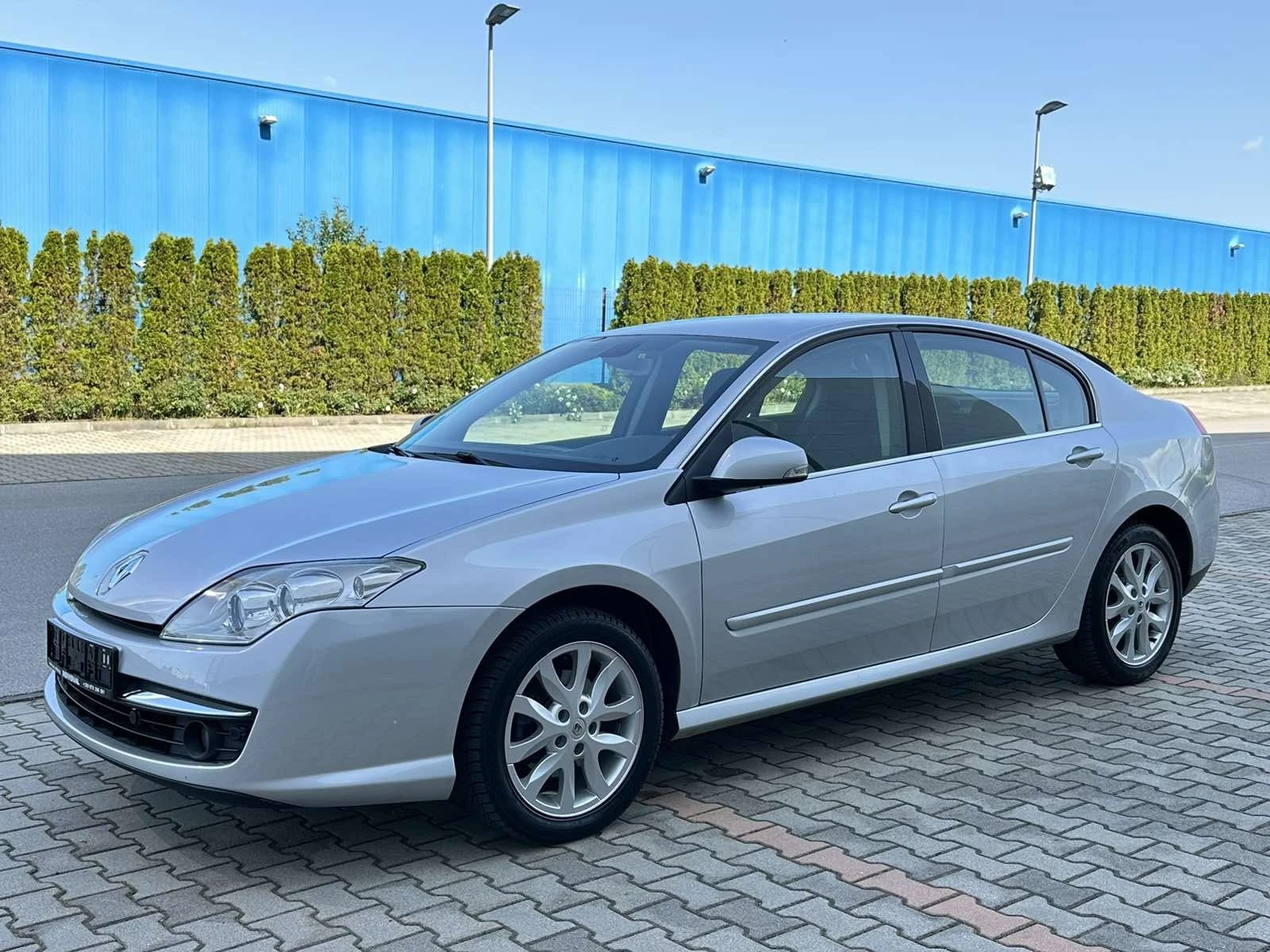 Renault Laguna  2.0 i-140к.* TOP FULL* ШВЕЙЦАРИЯ - изображение 2