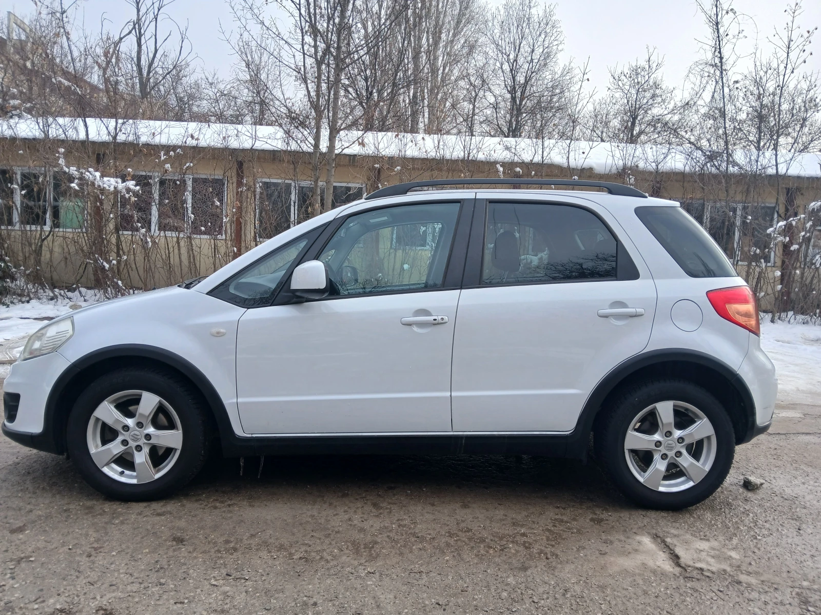 Suzuki SX4 1.6 i 4x4 - изображение 4