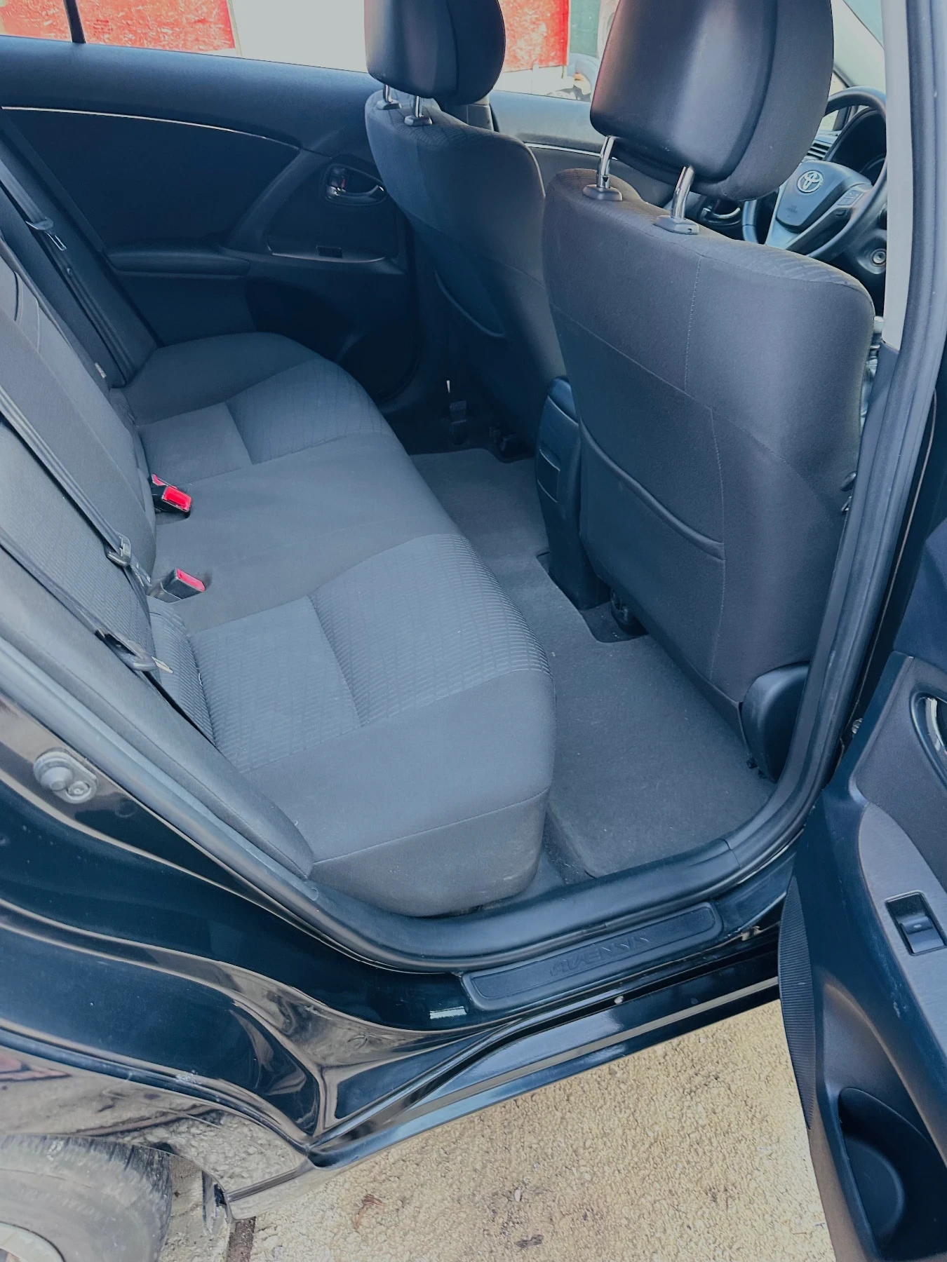 Toyota Avensis Перфектен/Германия/D4D - изображение 6