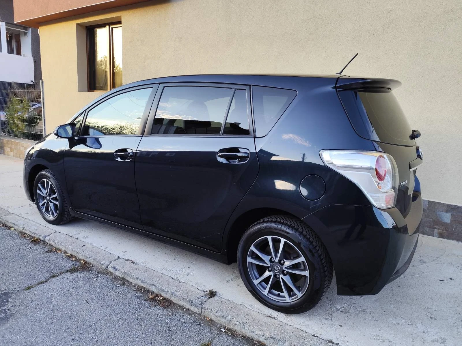 Toyota Verso 1.6 - изображение 8