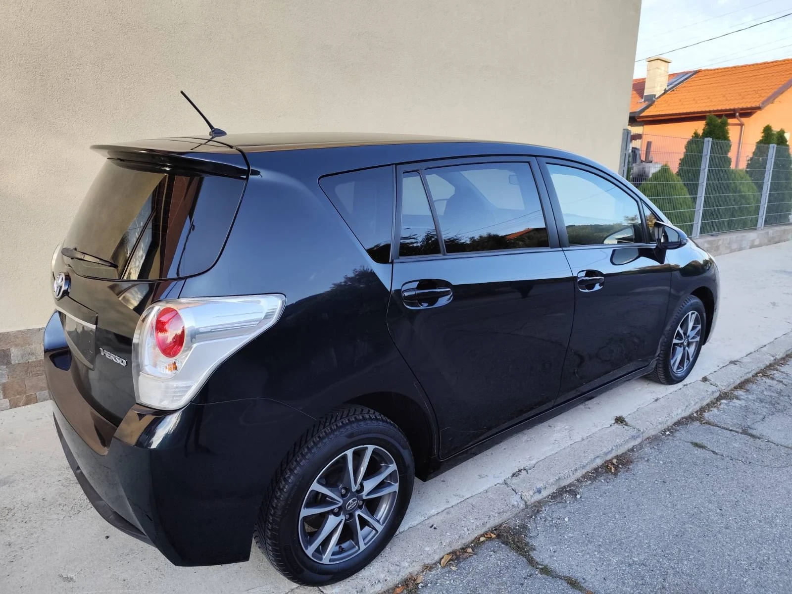 Toyota Verso 1.6 - изображение 6