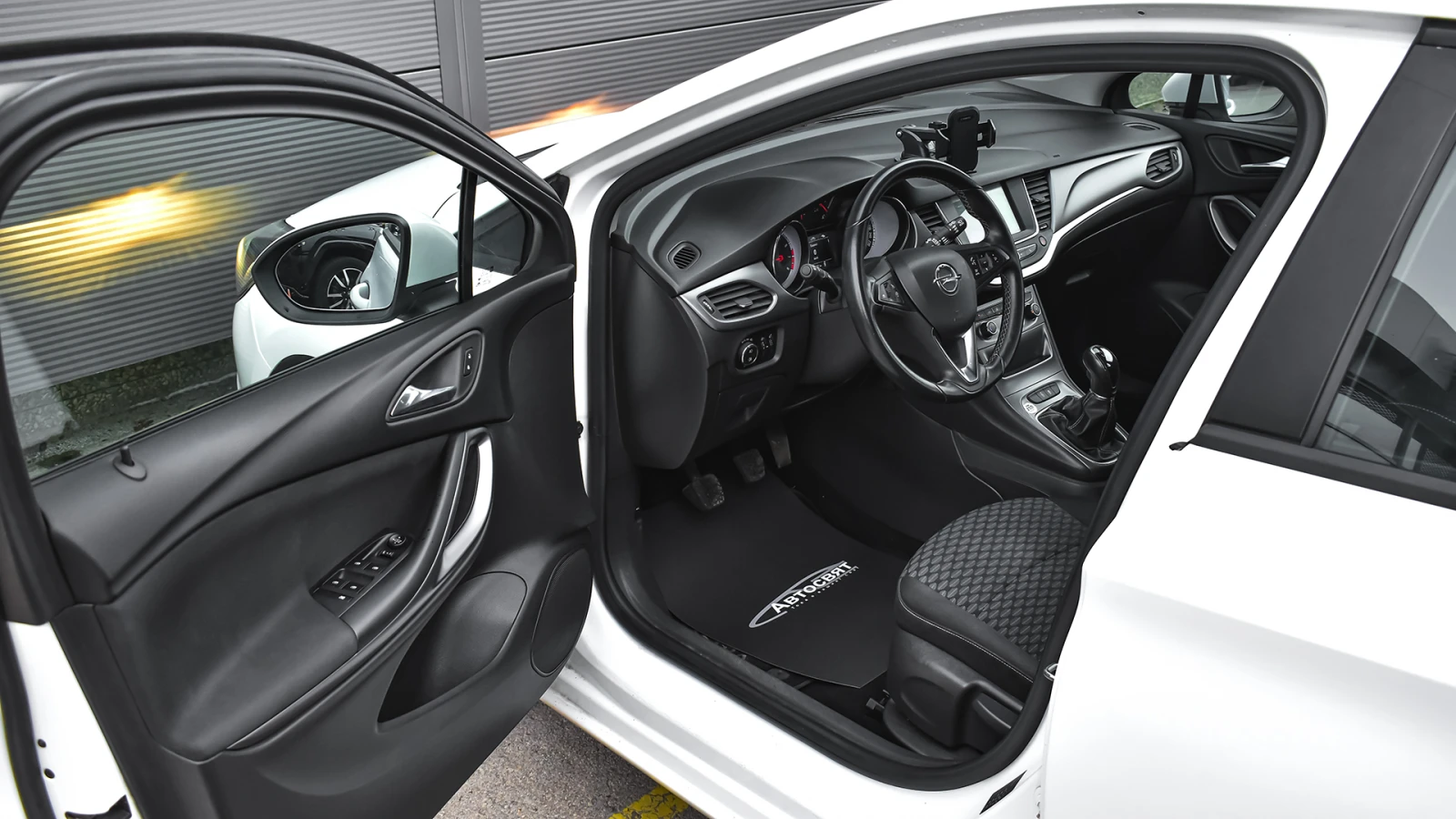 Opel Astra 1.4 Turbo Enjoy - изображение 8