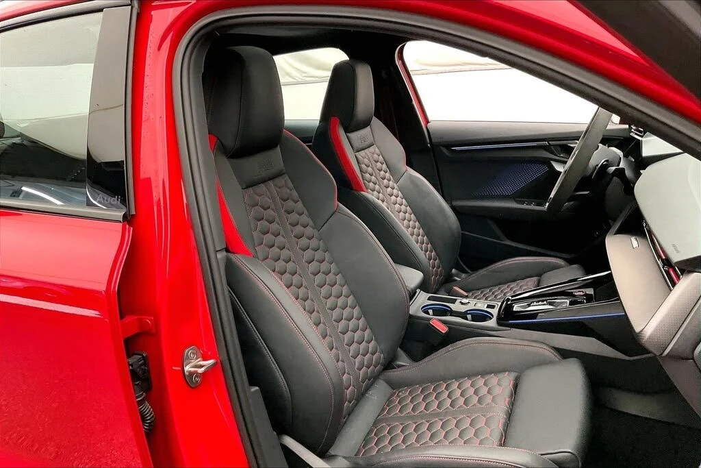 Audi Rs3 2.5T* quattro* AвтоКредит * (ЦЕНА ДО БГ), снимка 13 - Автомобили и джипове - 54002689