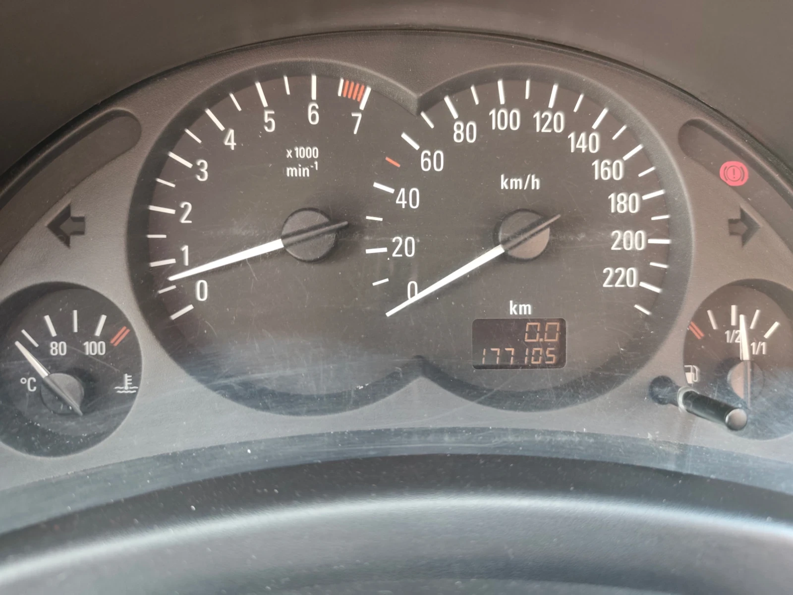 Opel Corsa 1.2 16v На части, снимка 10 - Автомобили и джипове - 54153806