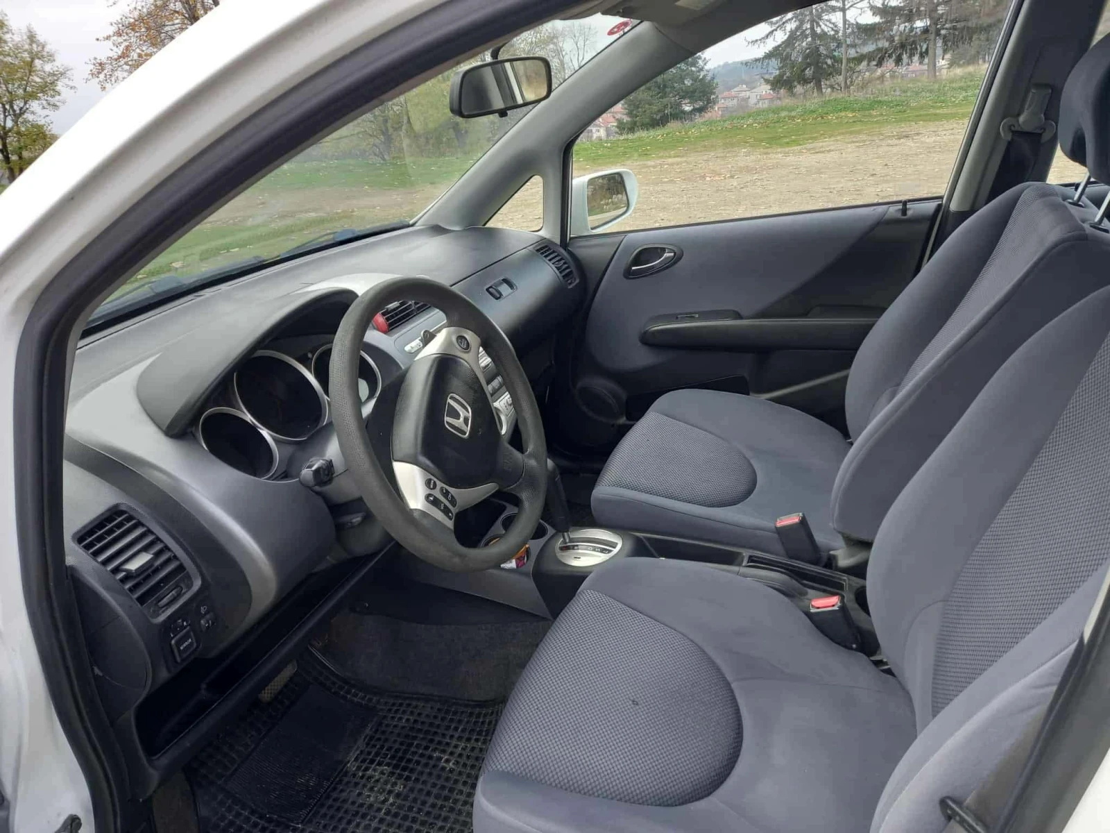 Honda Jazz, снимка 5 - Автомобили и джипове - 54272457