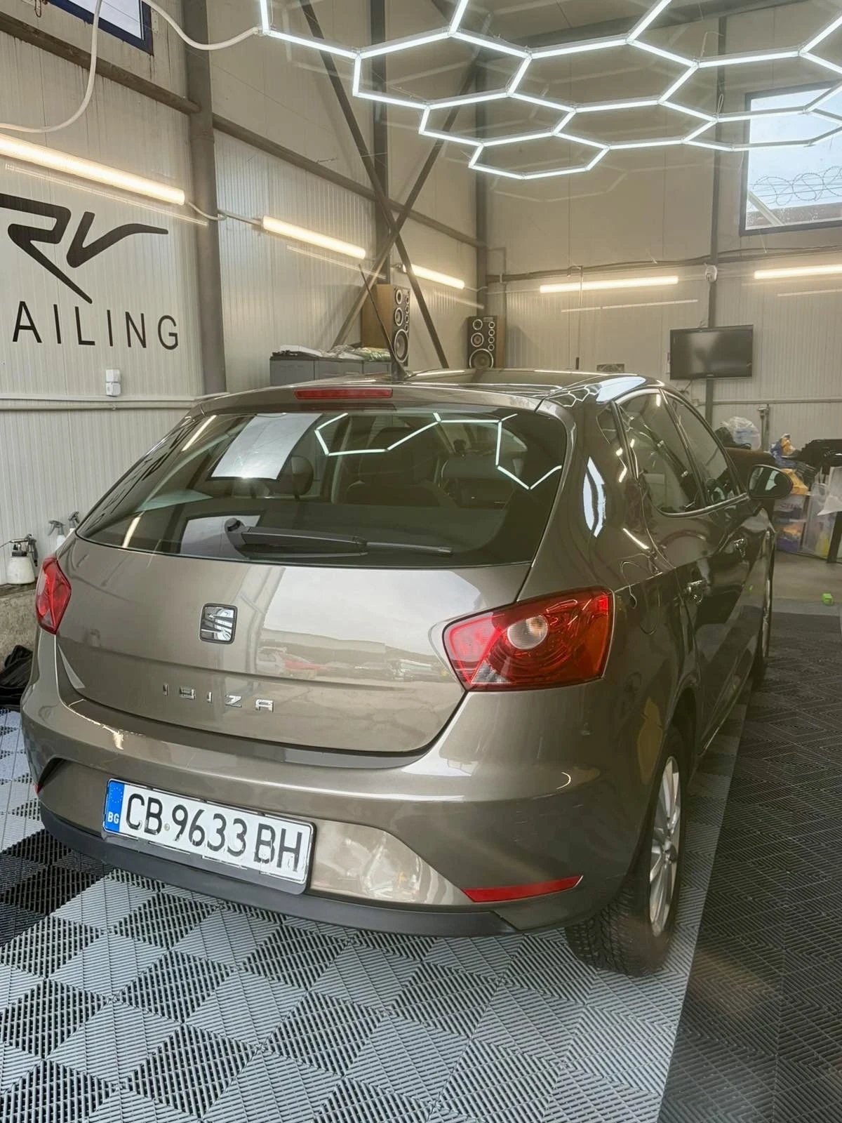 Seat Ibiza 1.0 TSI, снимка 8 - Автомобили и джипове - 54304018