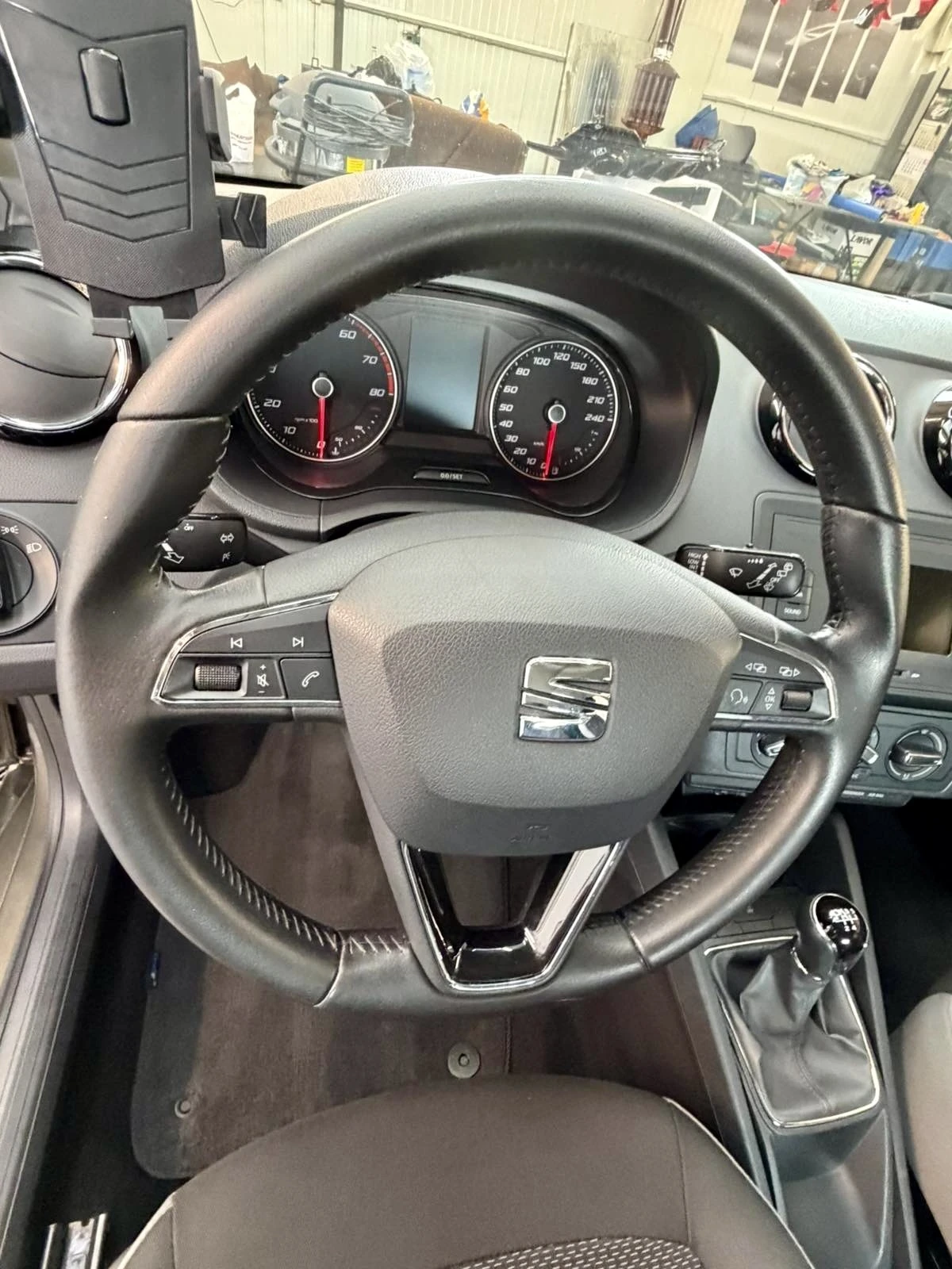 Seat Ibiza 1.0 TSI, снимка 9 - Автомобили и джипове - 54304018