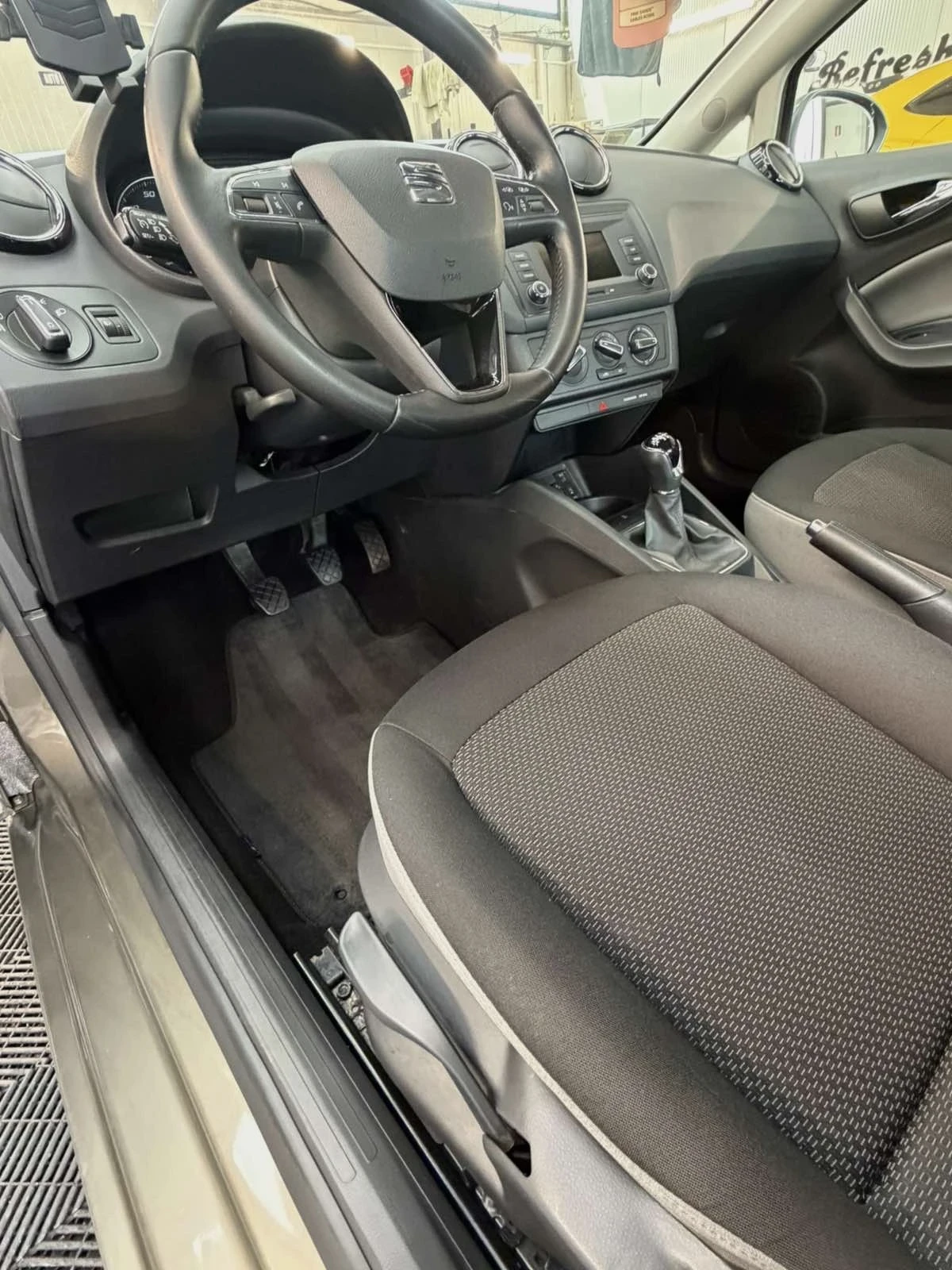 Seat Ibiza 1.0 TSI, снимка 5 - Автомобили и джипове - 54304018
