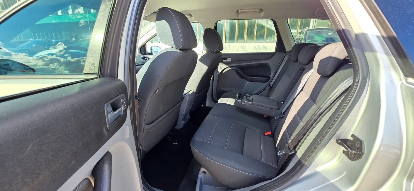 Ford Focus 1.6i 100k.c UNIKAT ITALIA 89000KM., снимка 11 - Автомобили и джипове - 54569016
