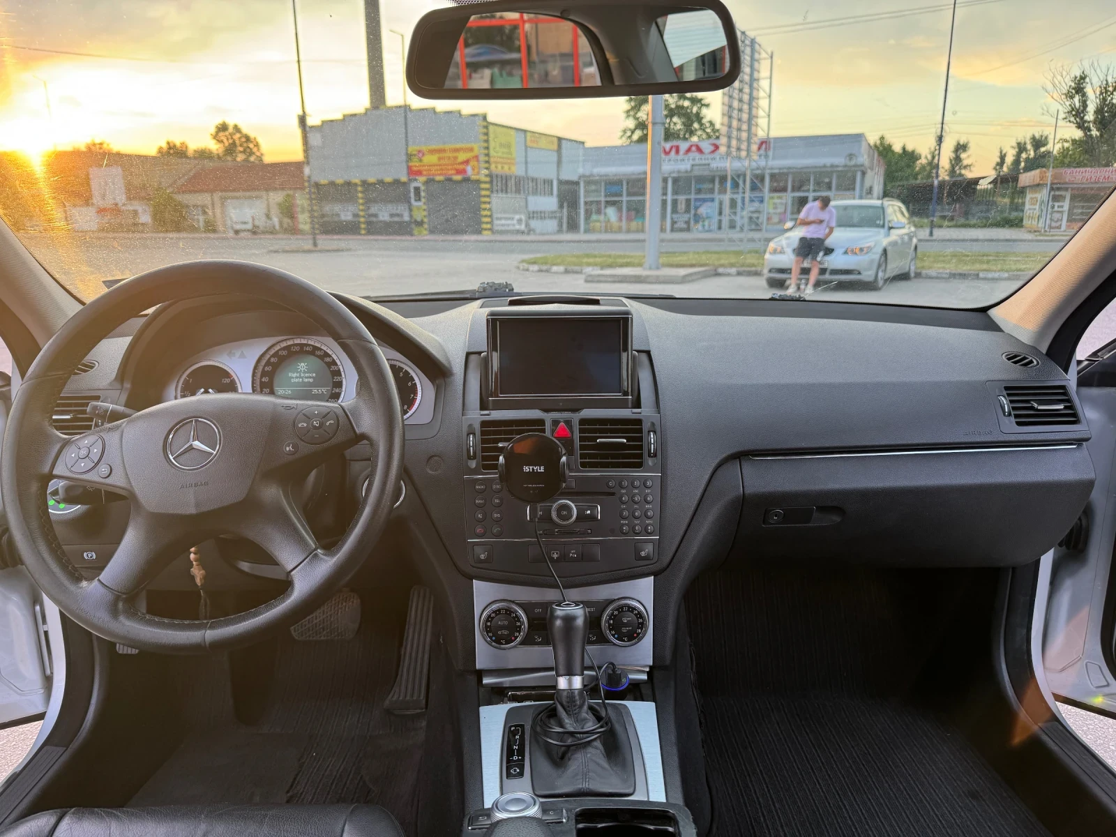 Mercedes-Benz C 200, снимка 11 - Автомобили и джипове - 54861542
