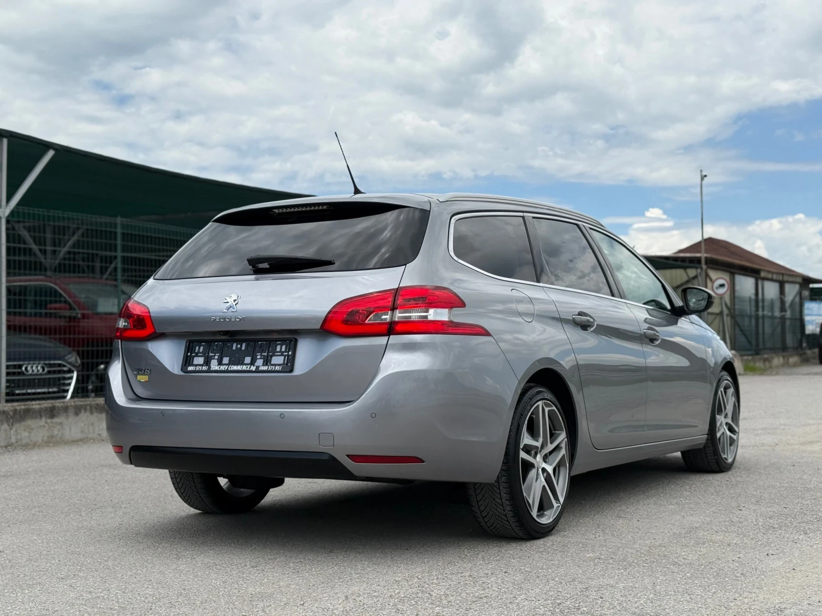 Peugeot 308 1.2i-TURBO-106.000km-НАПЪЛНО РЕАЛНИ-КАМЕРА-ПАНОРАМ, снимка 6 - Автомобили и джипове - 54957653