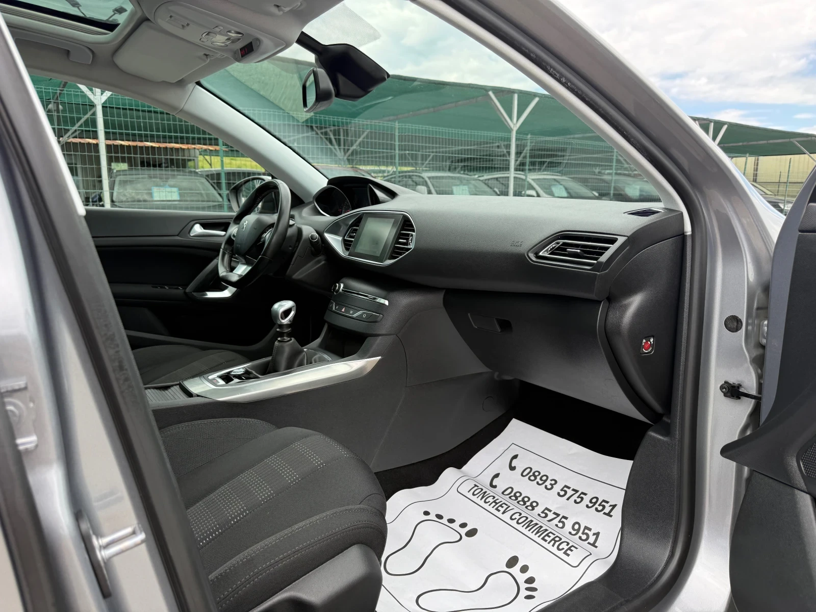 Peugeot 308 1.2i-TURBO-106.000km-НАПЪЛНО РЕАЛНИ-КАМЕРА-ПАНОРАМ, снимка 14 - Автомобили и джипове - 54957653