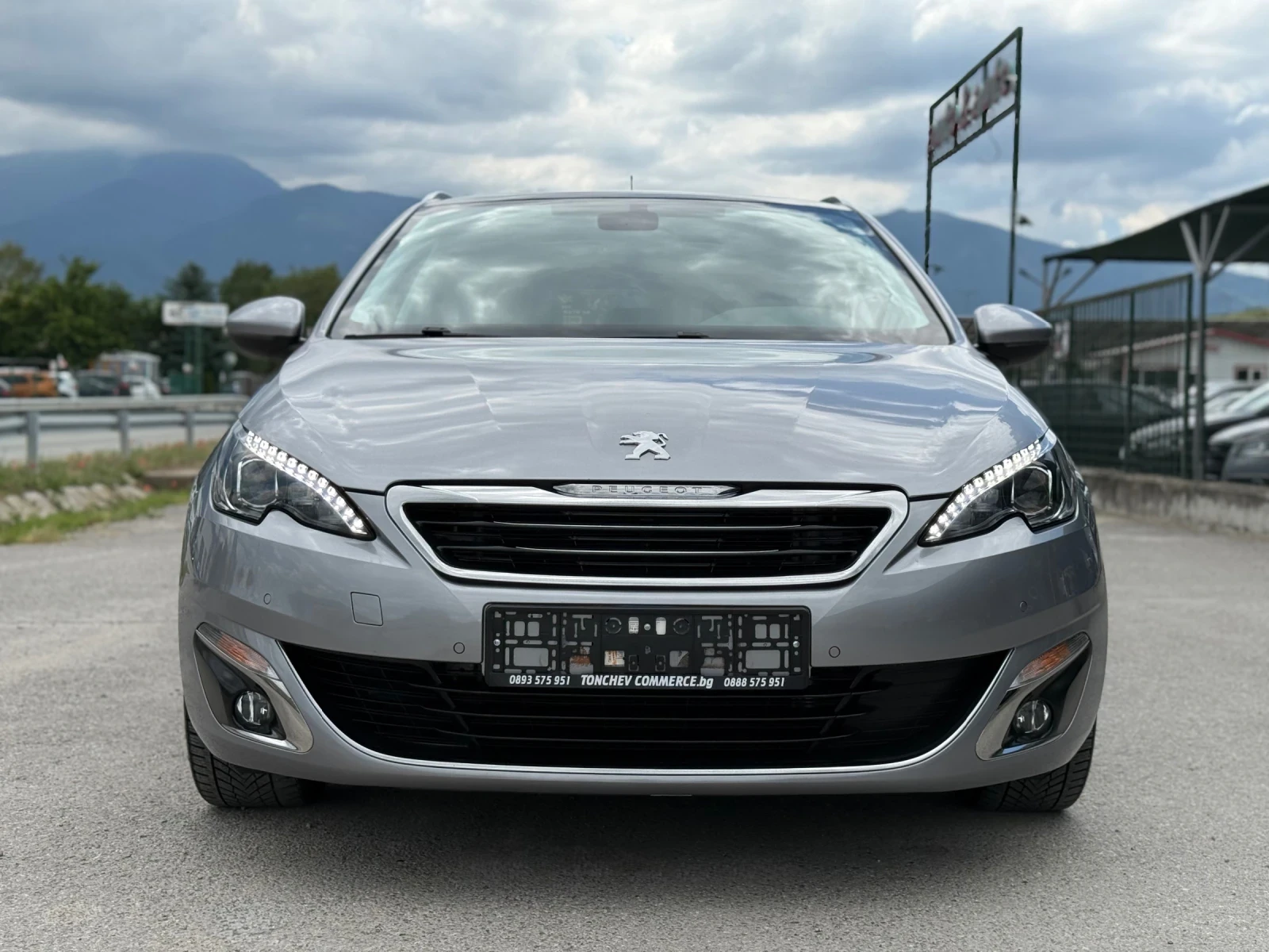 Peugeot 308 1.2i-TURBO-106.000km-НАПЪЛНО РЕАЛНИ-КАМЕРА-ПАНОРАМ, снимка 2 - Автомобили и джипове - 54957653