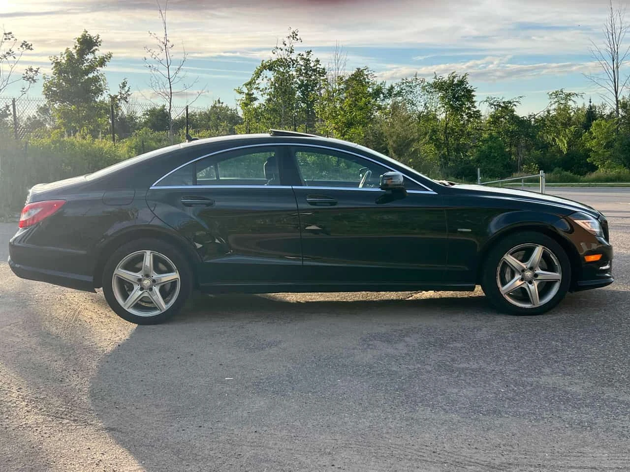 Mercedes-Benz CLS 550 * FULL AMG PACK* ПОДГРЕВИ* ОБДУХВАНЕ* ШИБИДАХ* , снимка 5 - Автомобили и джипове - 55149450