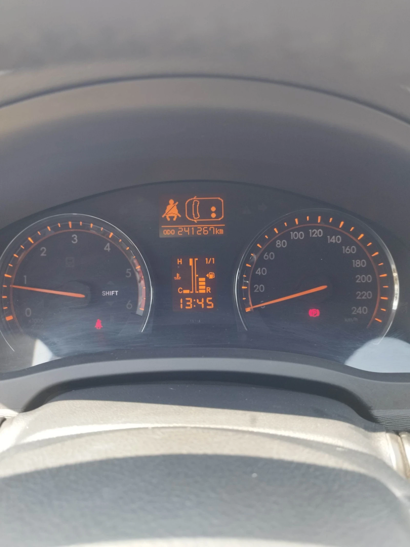 Toyota Avensis, снимка 11 - Автомобили и джипове - 55353759