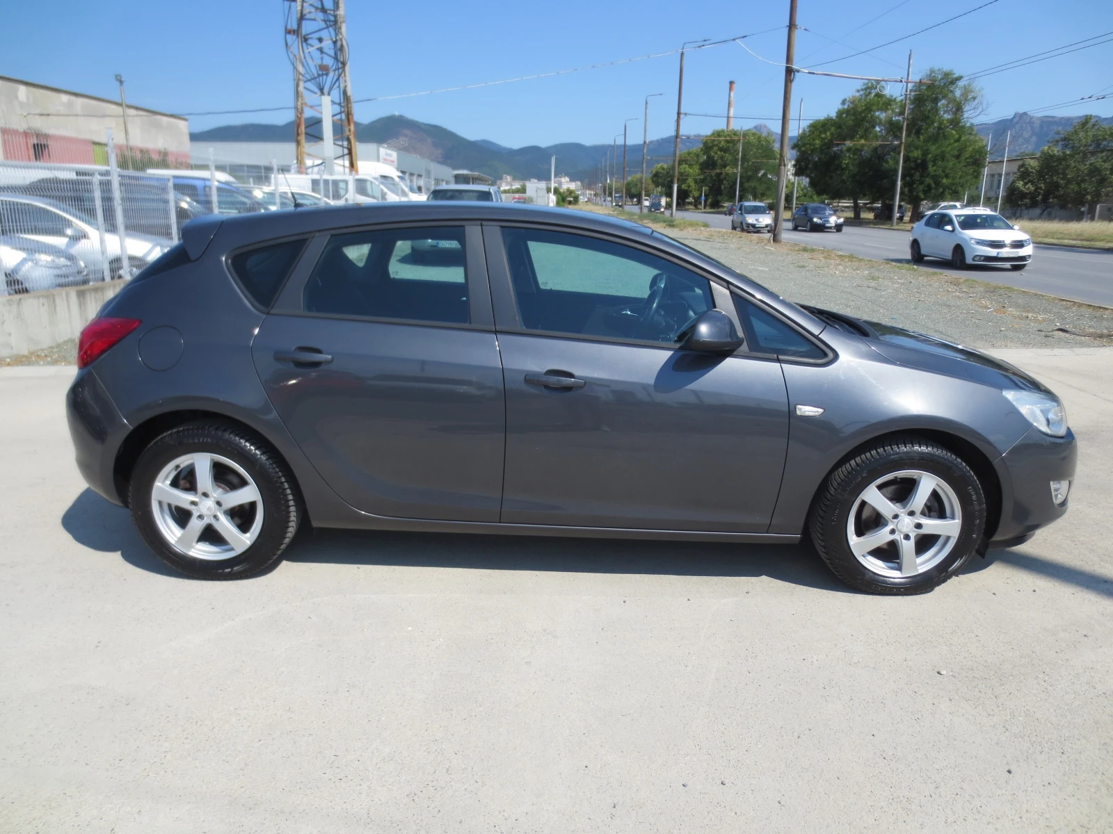 Opel Astra 1.4 i * ГАЗ* , снимка 4 - Автомобили и джипове - 55401917
