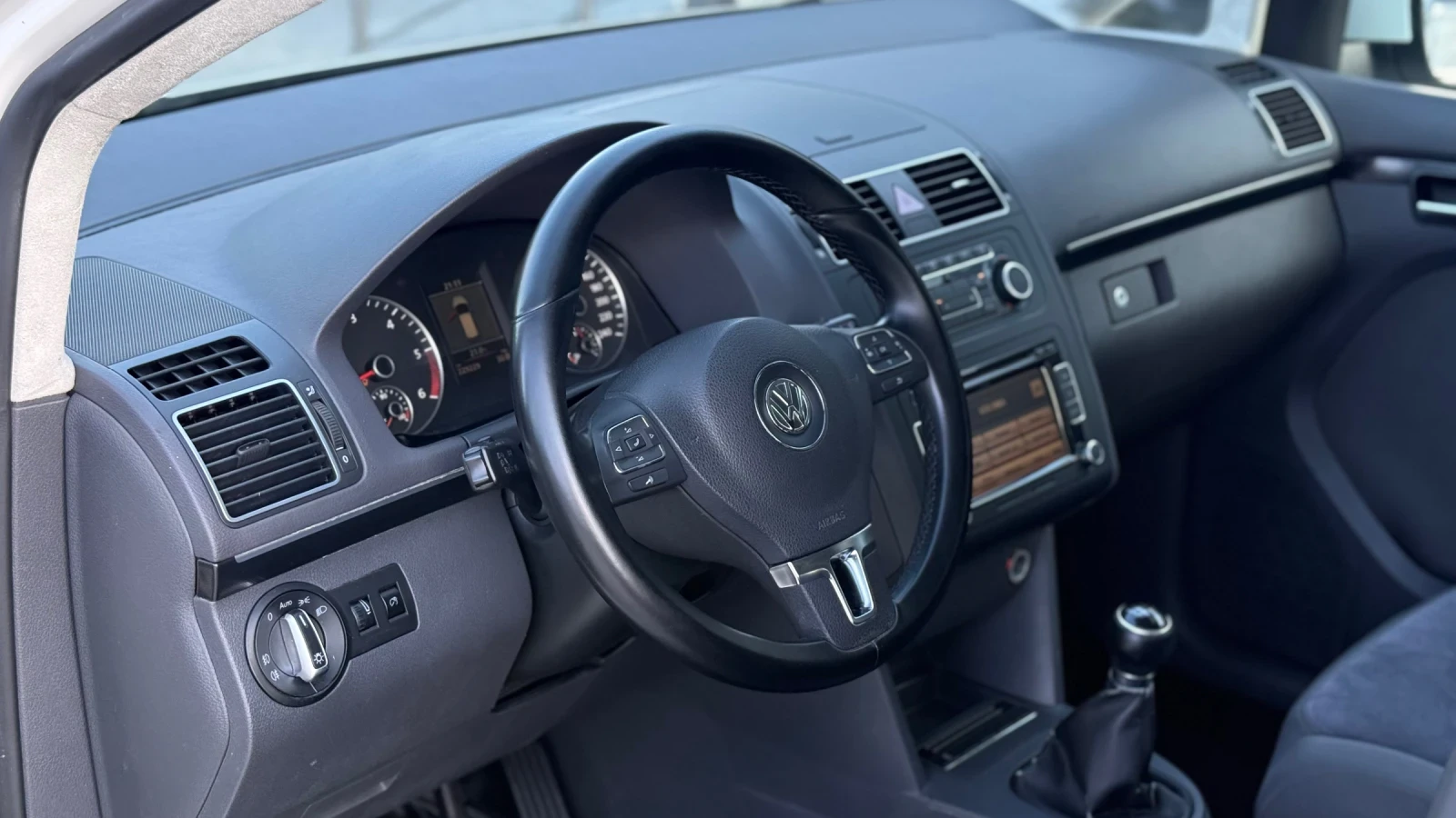 VW Touran HIGHLINE, снимка 7 - Автомобили и джипове - 55416740