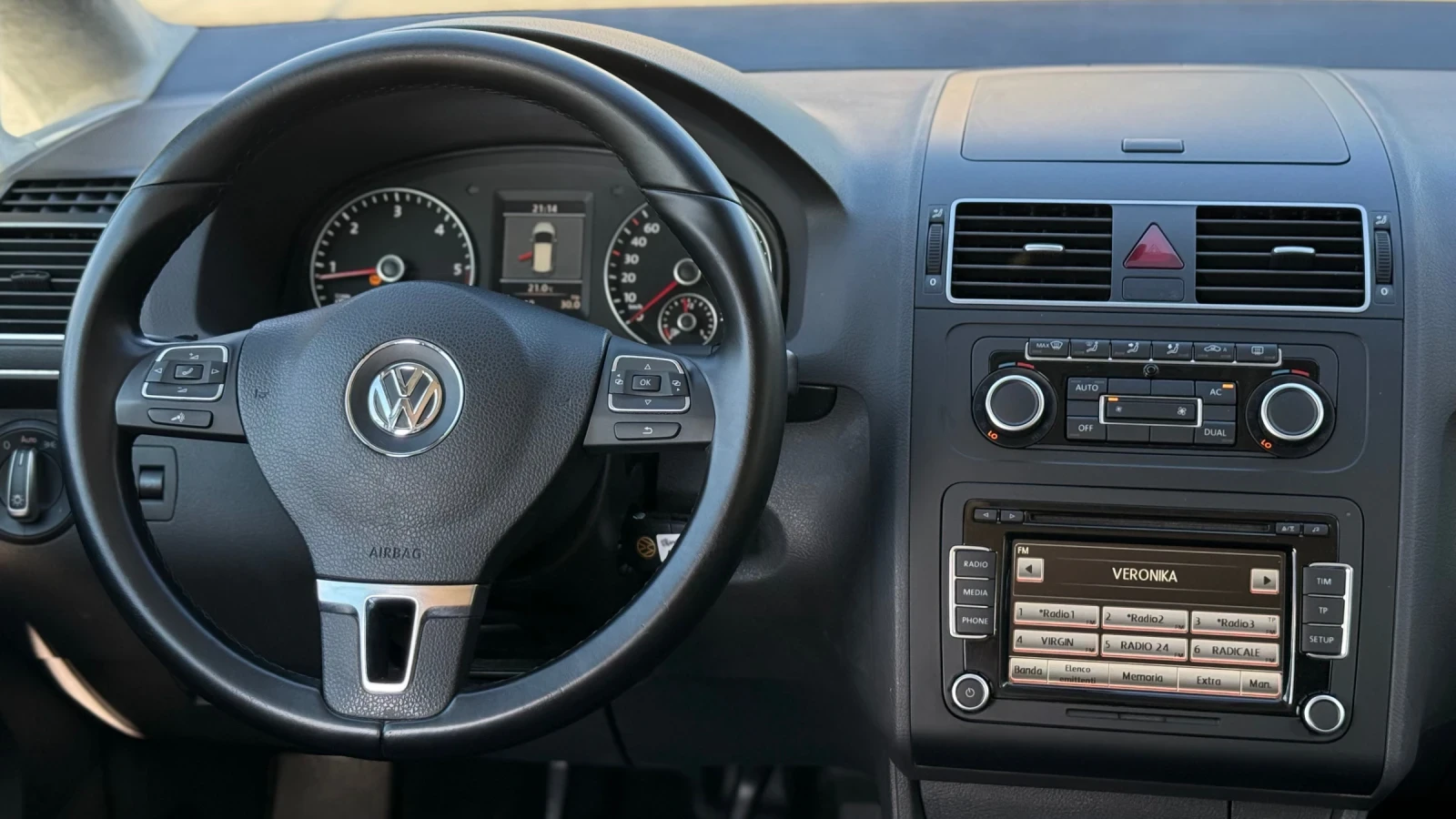 VW Touran HIGHLINE, снимка 11 - Автомобили и джипове - 55416740
