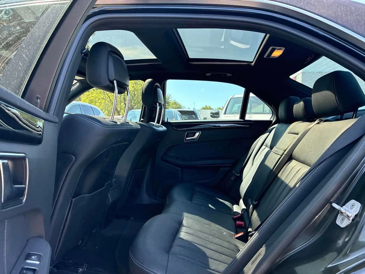 Mercedes-Benz E 350 * CARFAX * ОПЦИЯ ЗА ФИНАНСИРАНЕ , снимка 13 - Автомобили и джипове - 55754131