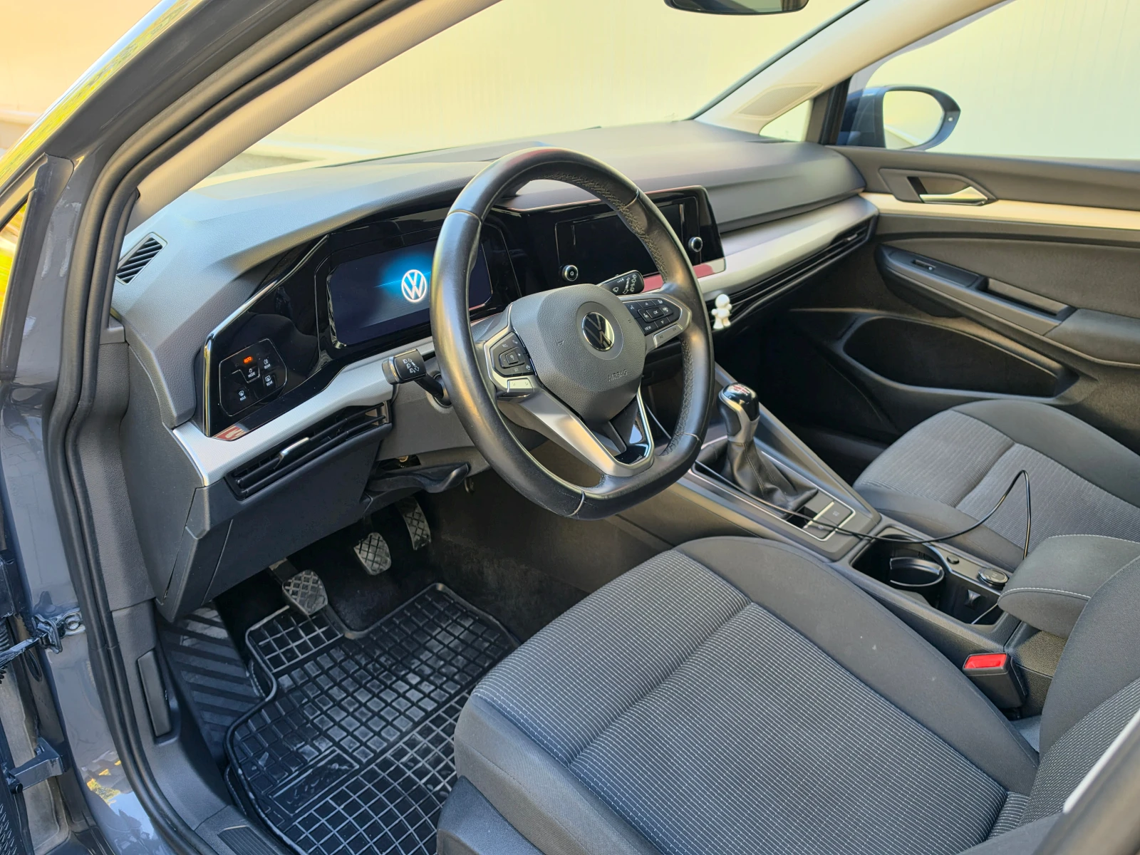 VW Golf 1.0 TSI от България, снимка 9 - Автомобили и джипове - 56008127