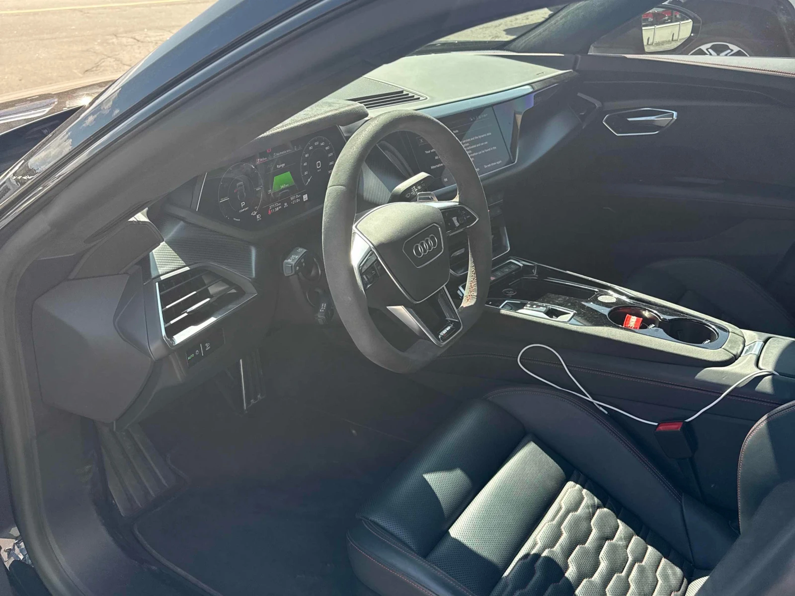 Audi E-Tron GT * quattro * CARFAX * ОПЦИЯ ЗА ФИНАНСИРАНЕ, снимка 5 - Автомобили и джипове - 56067161