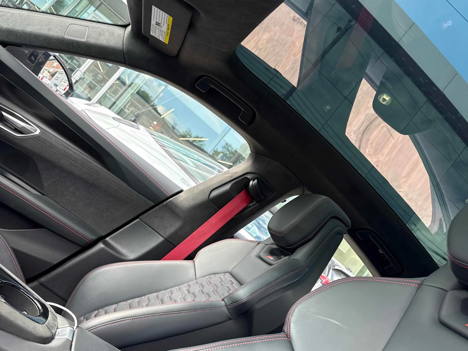 Audi E-Tron GT * quattro * CARFAX * ОПЦИЯ ЗА ФИНАНСИРАНЕ, снимка 11 - Автомобили и джипове - 56067161