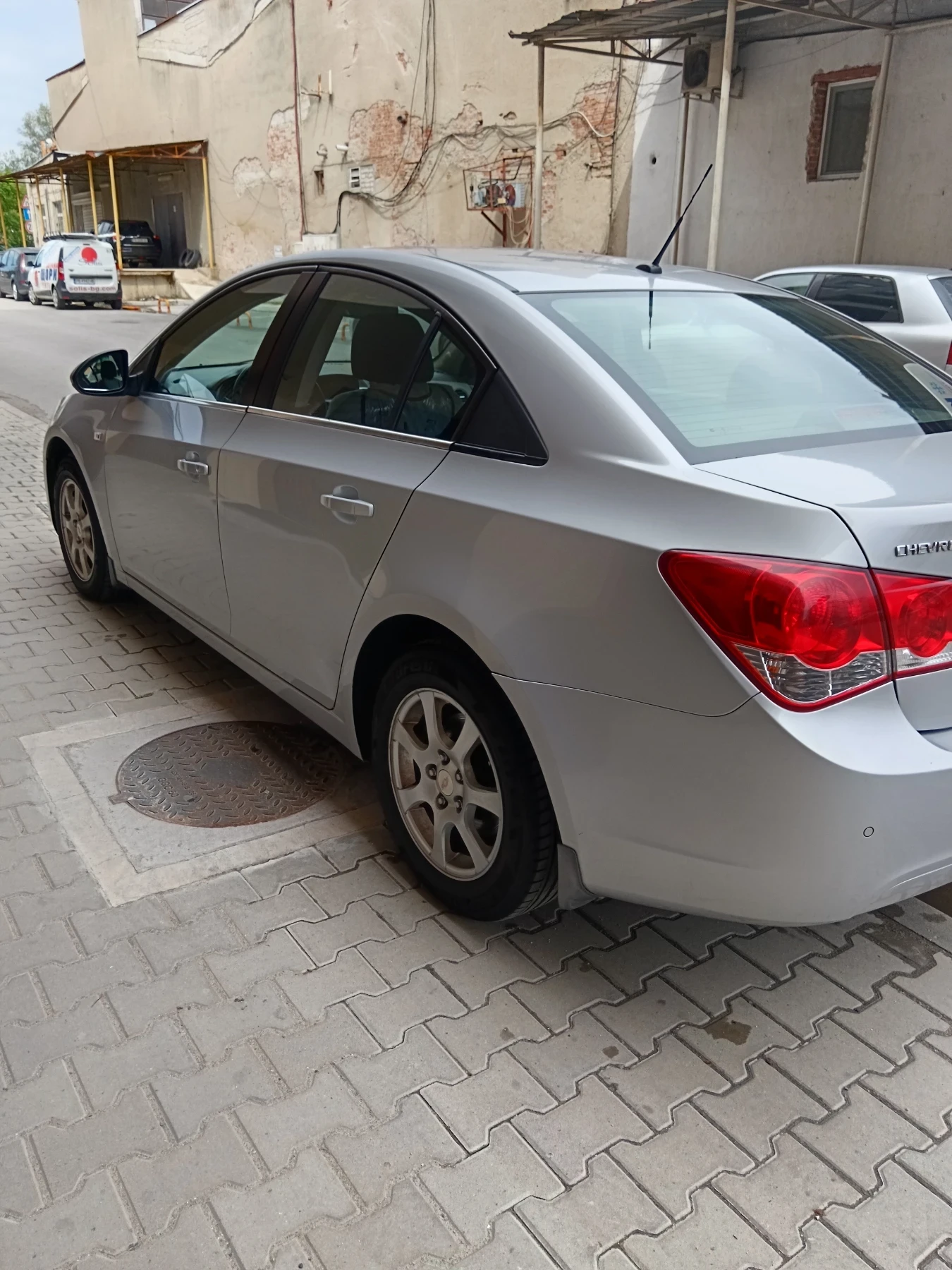Chevrolet Cruze, снимка 2 - Автомобили и джипове - 56090505