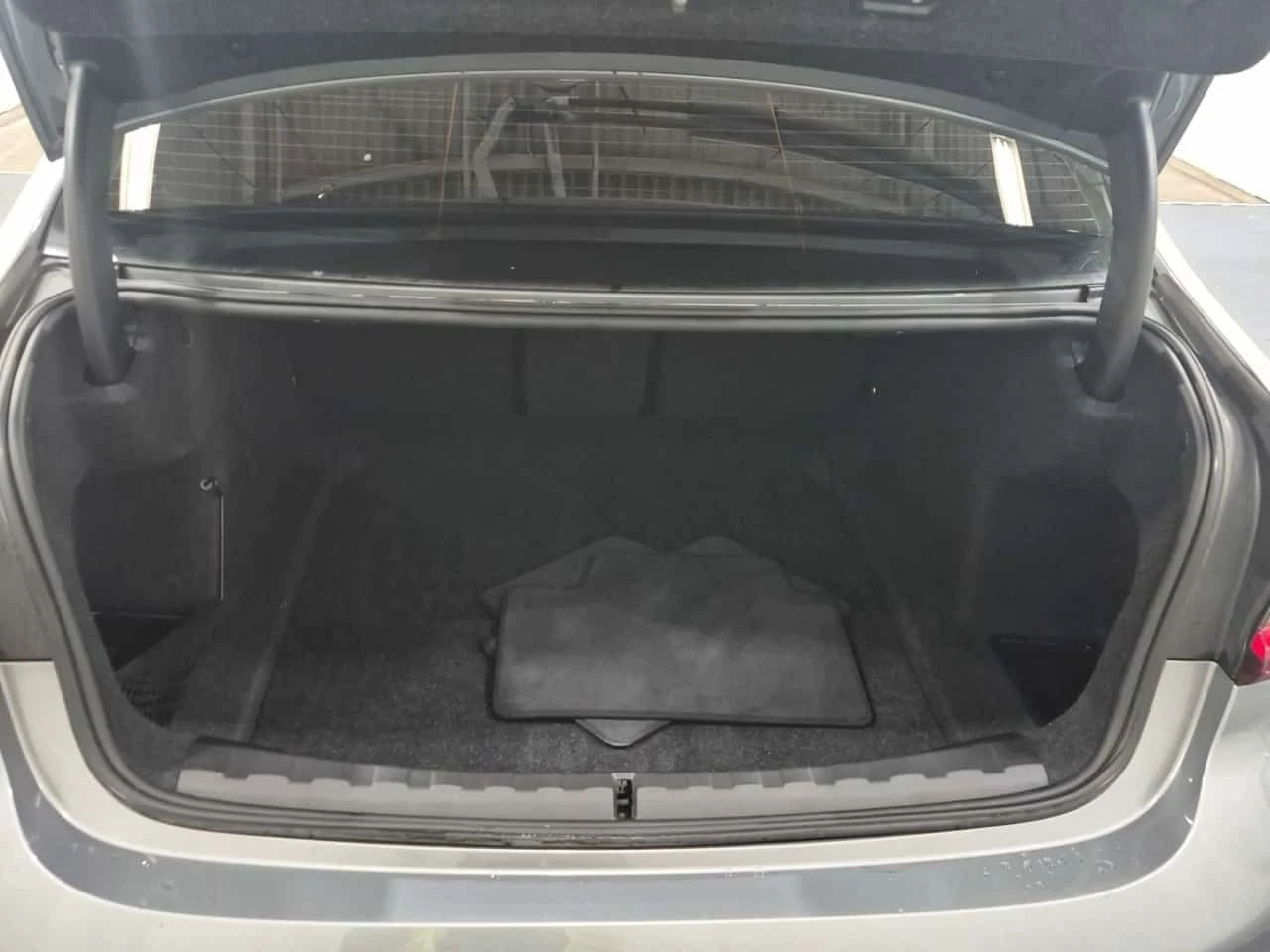 BMW 330 * Sedan 330i Xdrive * CARFAX * ���� �� �� | Mobile.bg � ����������� 14