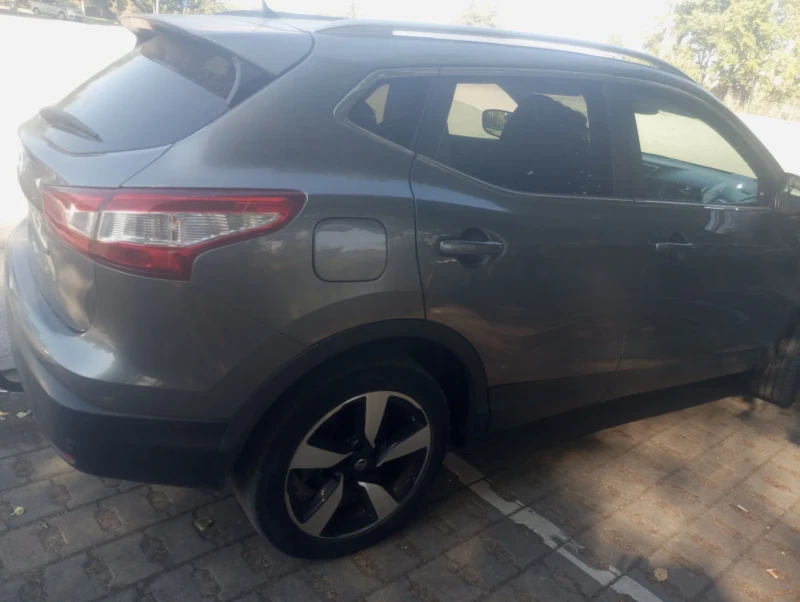 Nissan Qashqai, снимка 3 - Автомобили и джипове - 47585927