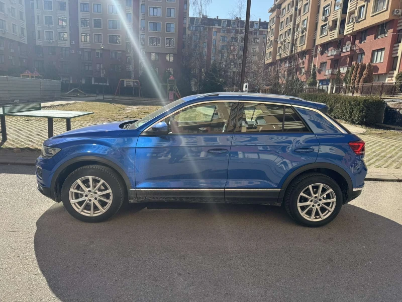 VW T-Roc, снимка 4 - Автомобили и джипове - 49373782