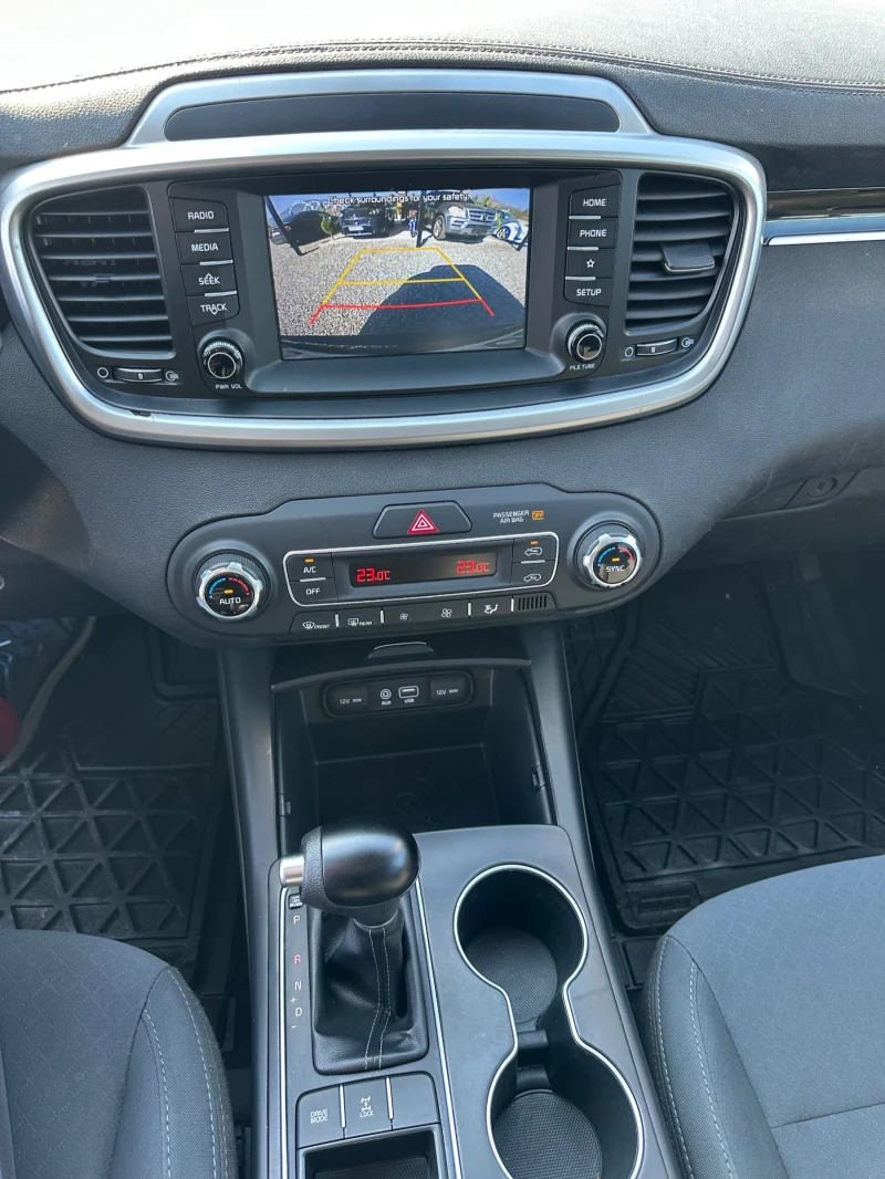 Kia Sorento 3.3 4x4, снимка 12 - Автомобили и джипове - 52160419