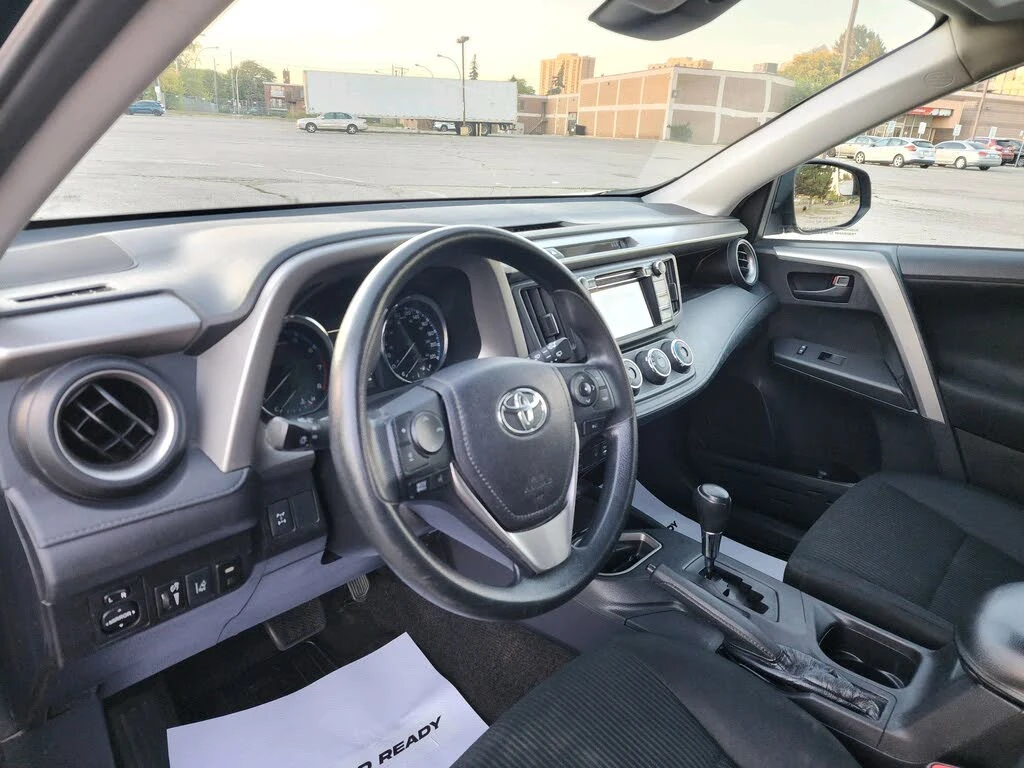 Toyota Rav4 LE* AWD* АвтоКредит* (ЦЕНА ДО БГ), снимка 9 - Автомобили и джипове - 53837608