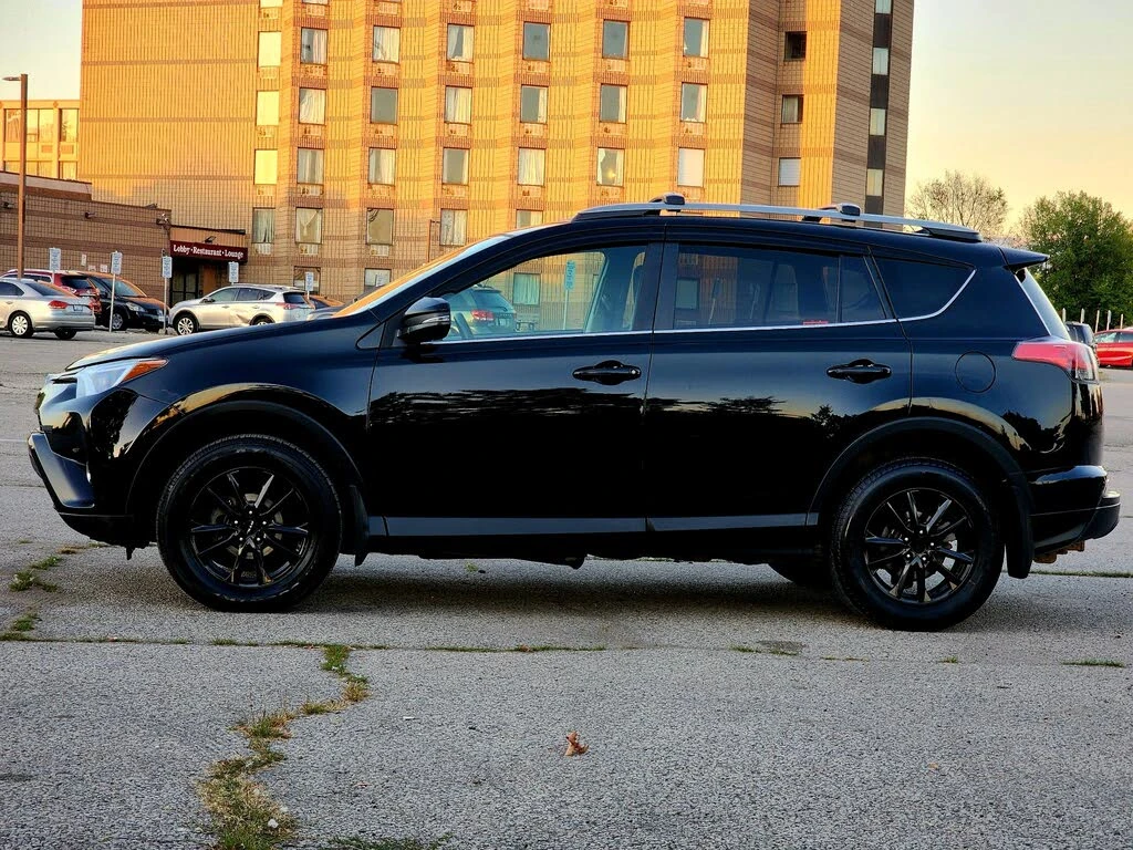 Toyota Rav4 LE* AWD* АвтоКредит* (ЦЕНА ДО БГ), снимка 4 - Автомобили и джипове - 53837608