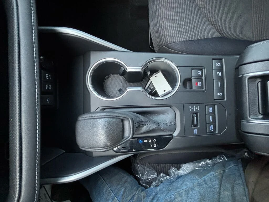 Toyota Highlander, снимка 15 - Автомобили и джипове - 53861690