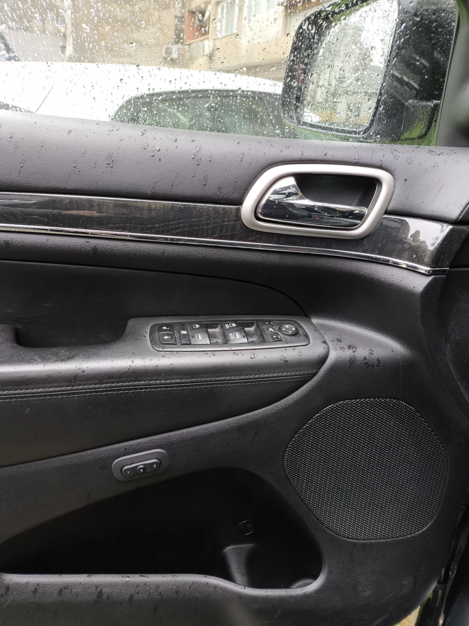 Jeep Grand cherokee 3.0 CRD Overland 241 hp, снимка 7 - Автомобили и джипове - 54200252