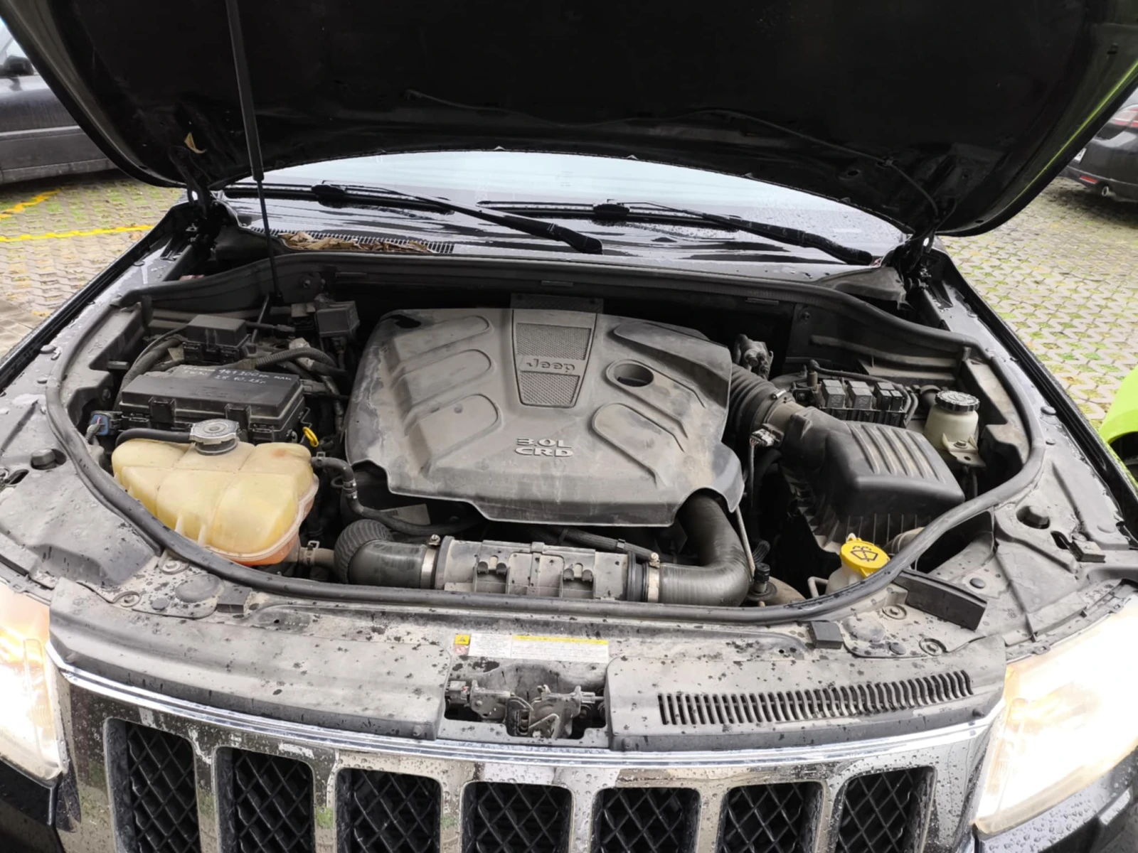 Jeep Grand cherokee 3.0 CRD Overland 241 hp, снимка 13 - Автомобили и джипове - 54200252