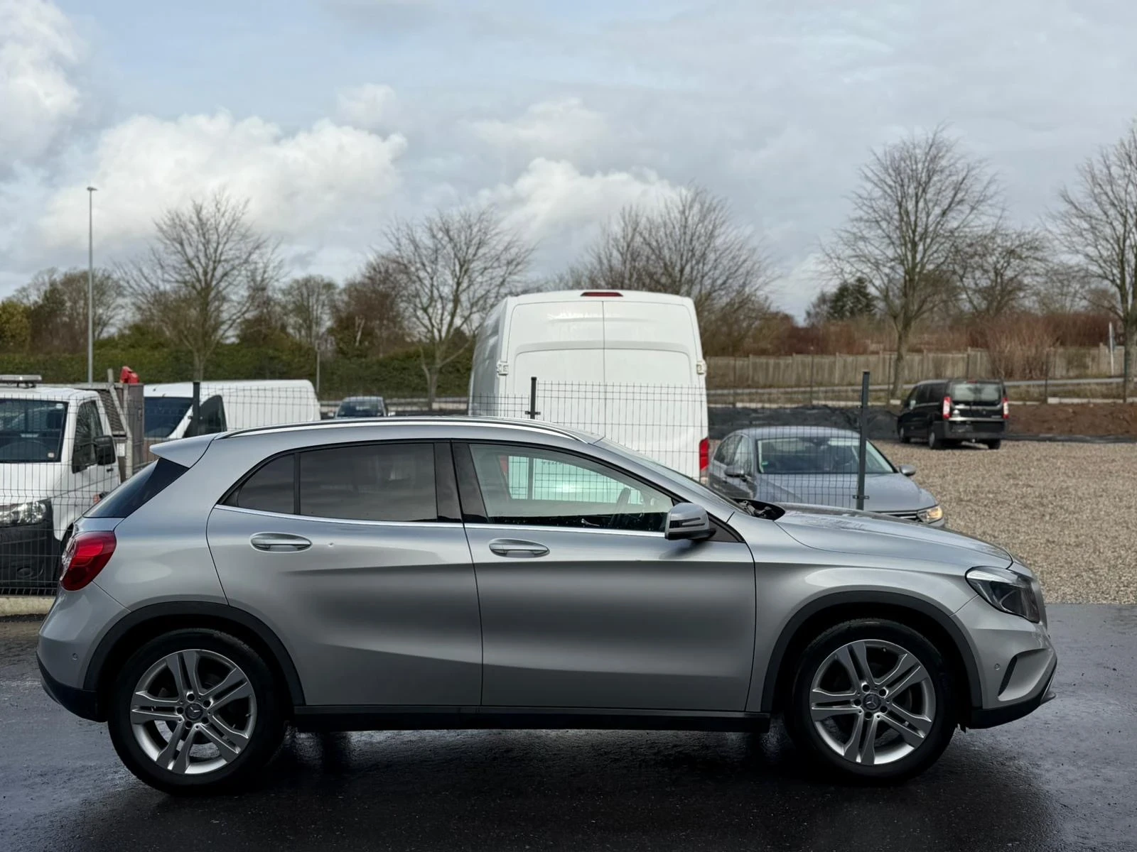 Mercedes-Benz GLA 220 РЕАЛНИ КИЛОМЕТРИ !!!, снимка 4 - Автомобили и джипове - 54257047