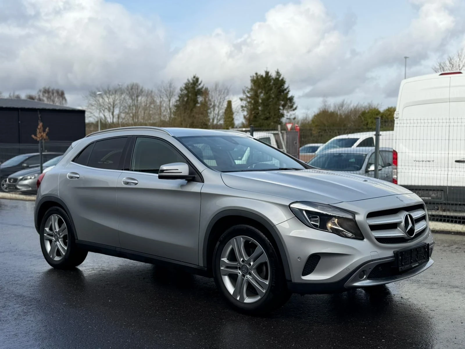 Mercedes-Benz GLA 220 РЕАЛНИ КИЛОМЕТРИ !!!, снимка 3 - Автомобили и джипове - 54257047
