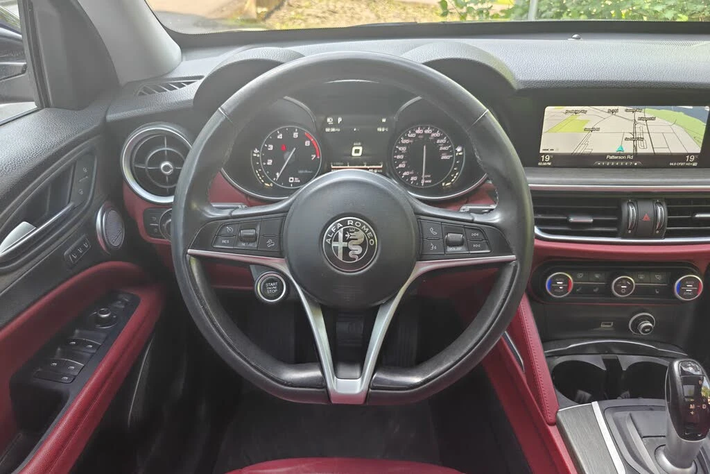 Alfa Romeo Stelvio Ti Sport AWD* HARMAN KARDON* PANORAMA* KEYLESS* , снимка 13 - Автомобили и джипове - 54493371