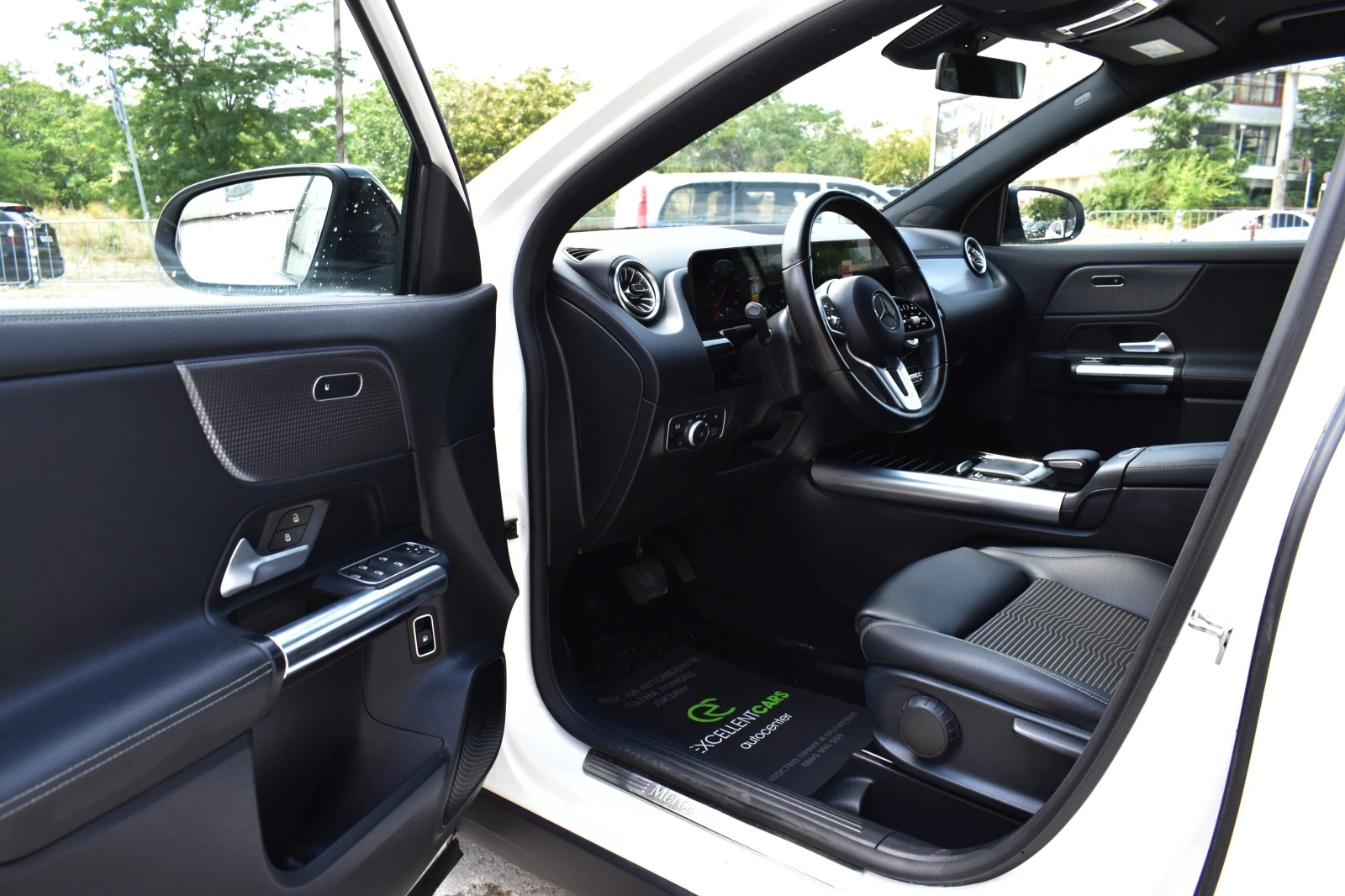 Mercedes-Benz GLA 200 PLUG-IN-HYBRID, снимка 7 - Автомобили и джипове - 54675273