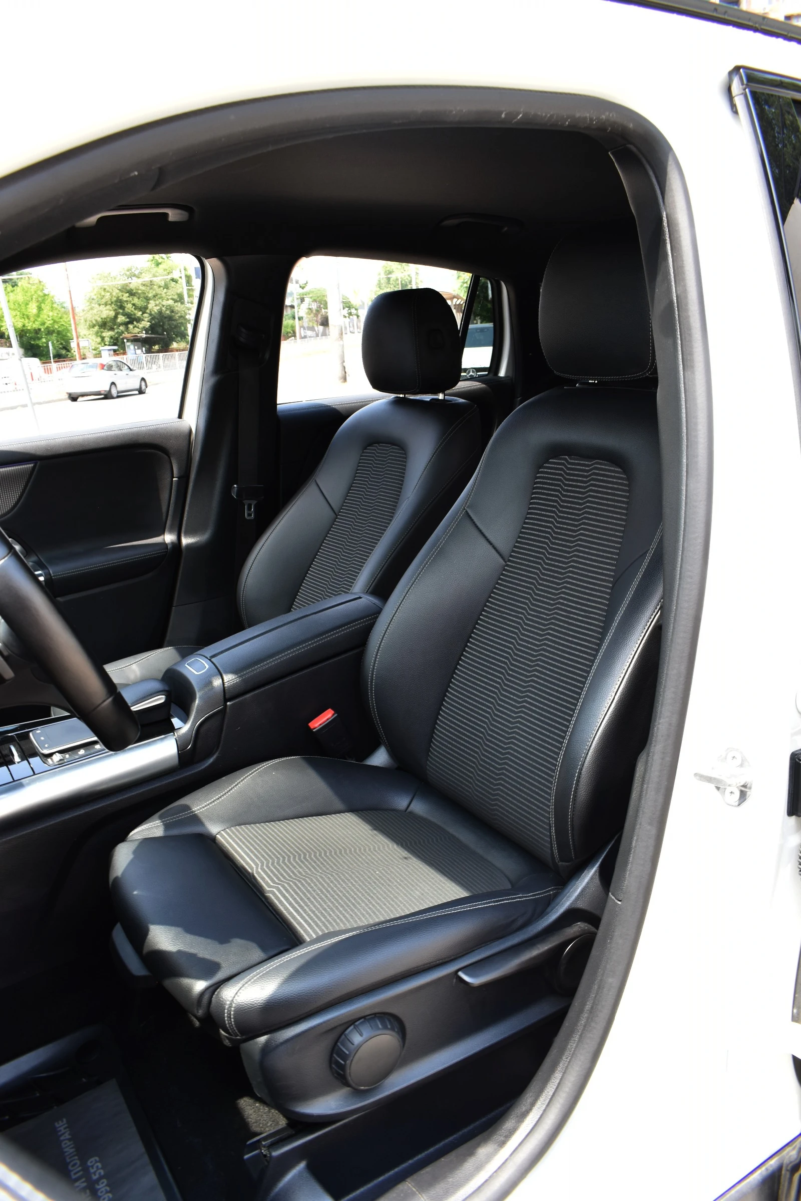 Mercedes-Benz GLA 200 PLUG-IN-HYBRID, снимка 9 - Автомобили и джипове - 54675273