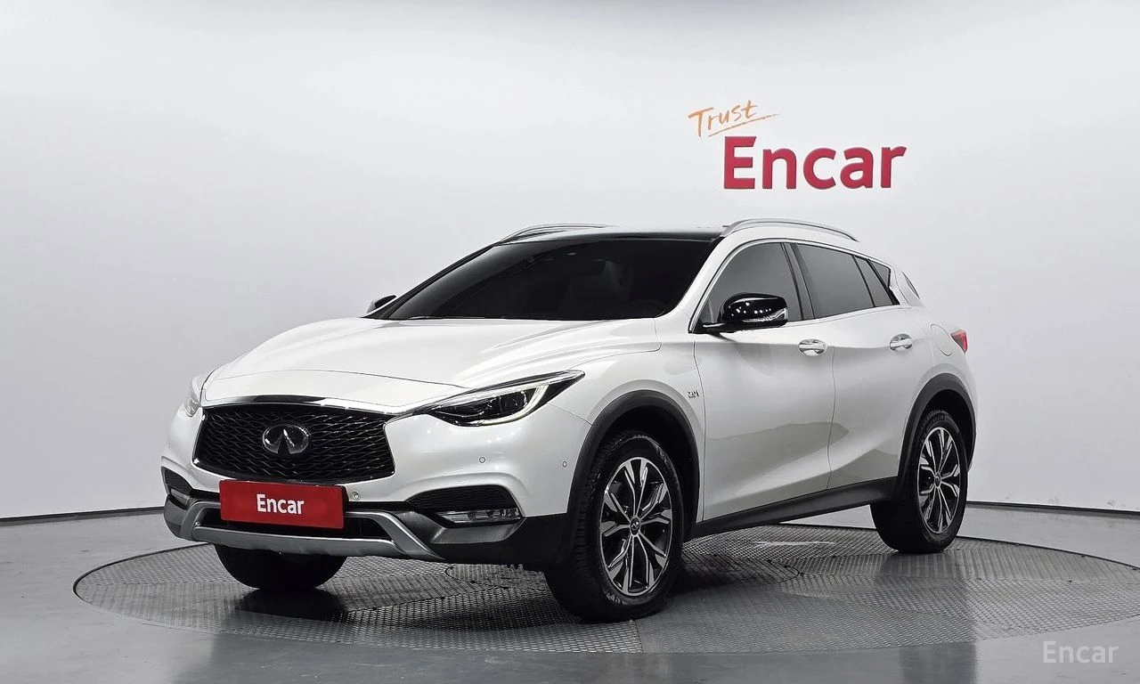 Infiniti QX30 2.0t* Premium* 4WD