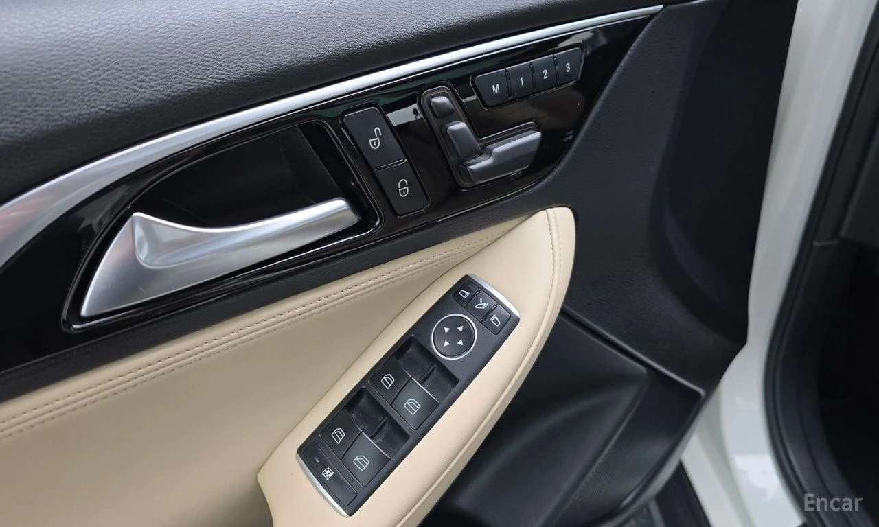 Infiniti QX30 2.0t* Premium* 4WD, снимка 15 - Автомобили и джипове - 54964745