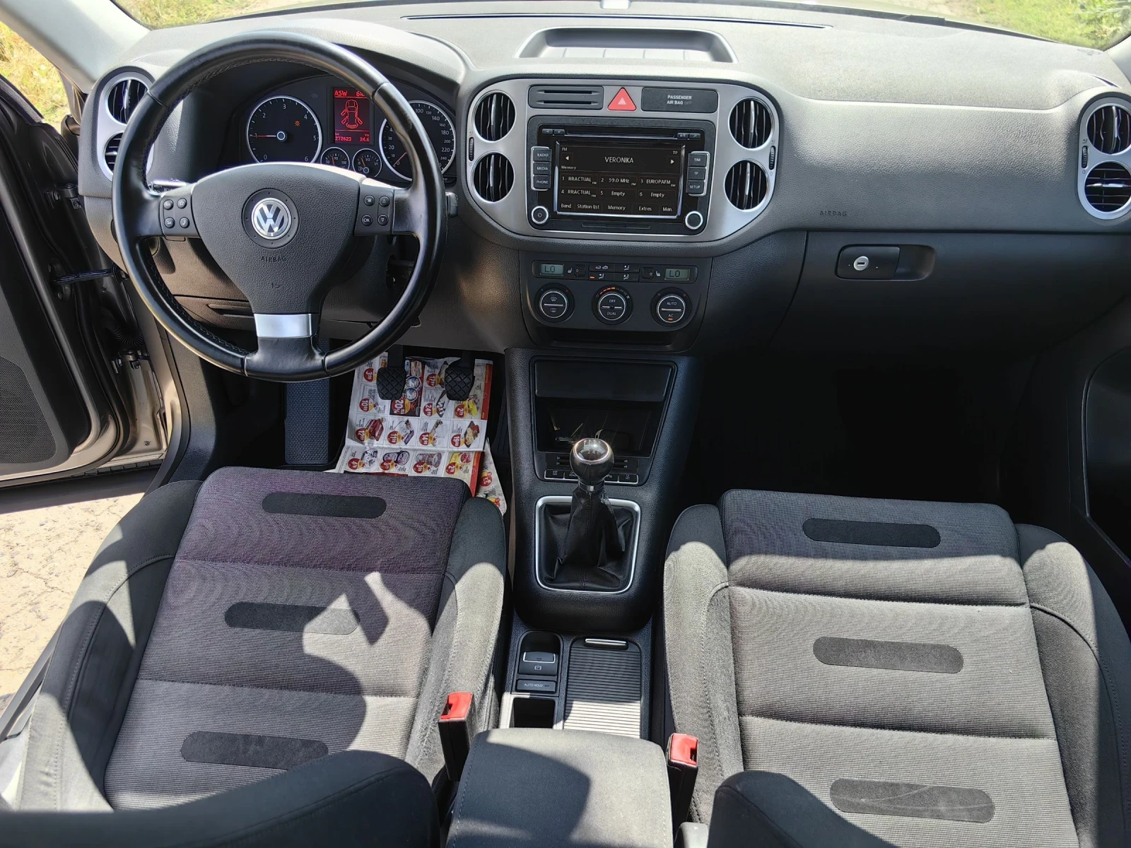 VW Tiguan 2.0TDI 4X4 NAVI XENON , снимка 16 - Автомобили и джипове - 54974200