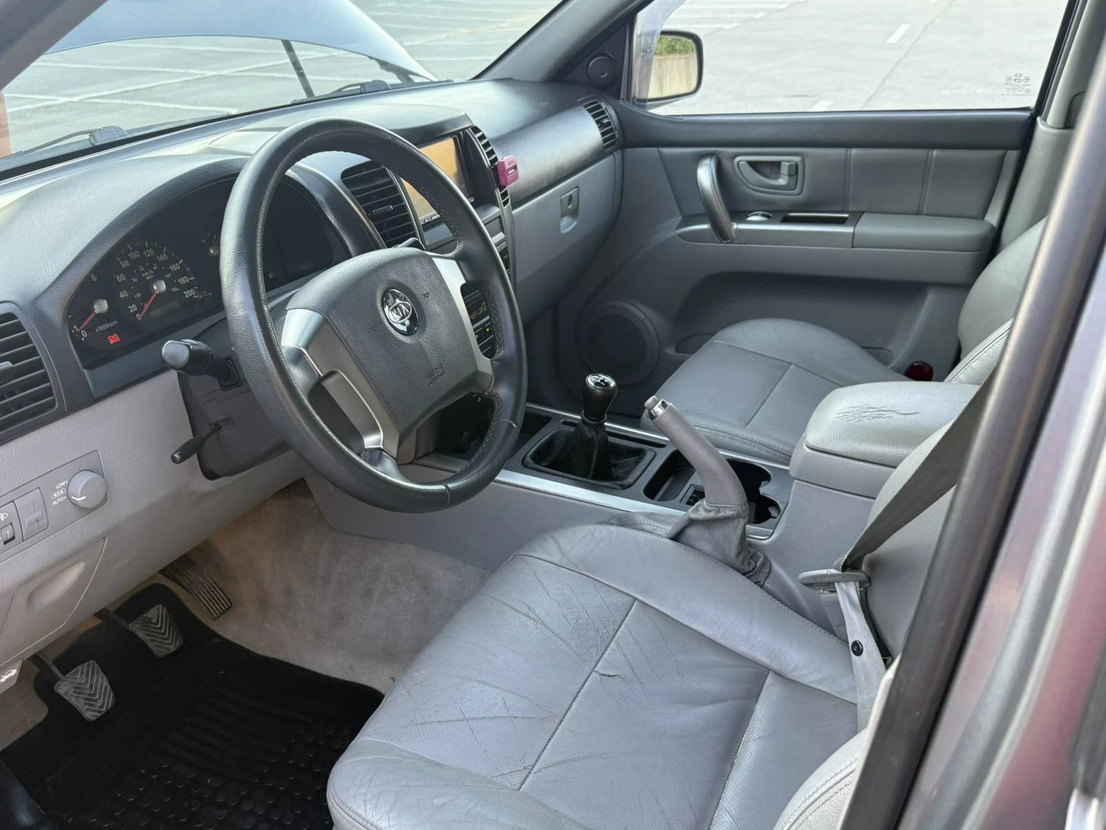 Kia Sorento 2.5/КОЖА/НАВИ, снимка 7 - Автомобили и джипове - 55467335