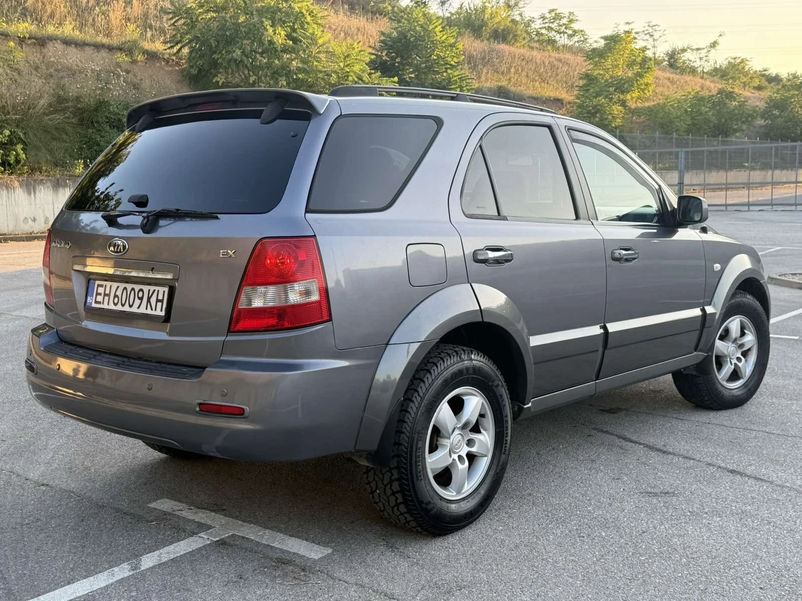 Kia Sorento 2.5/КОЖА/НАВИ, снимка 4 - Автомобили и джипове - 55467335