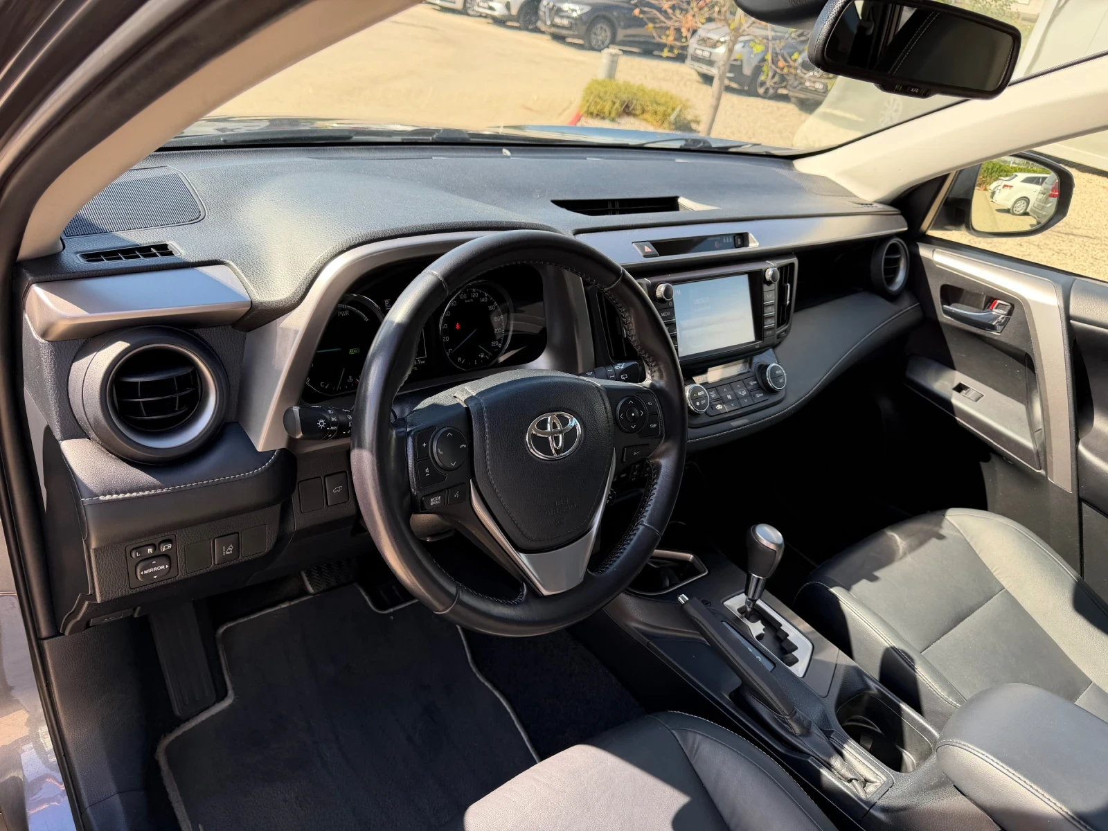 Toyota Rav4 2.5h 197�.� 4�4 luxury � �������� � ������ 98000�� | Mobile.bg � ����������� 7