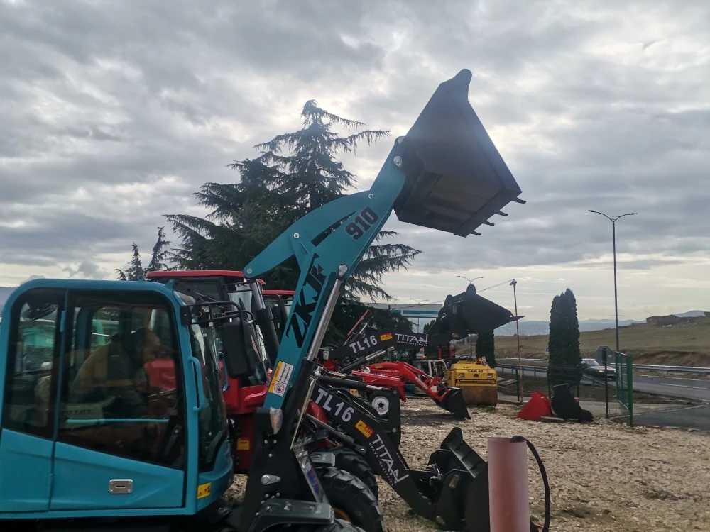Телескопичен товарач Komatsu ЧИСТО НОВИ - изображение 5