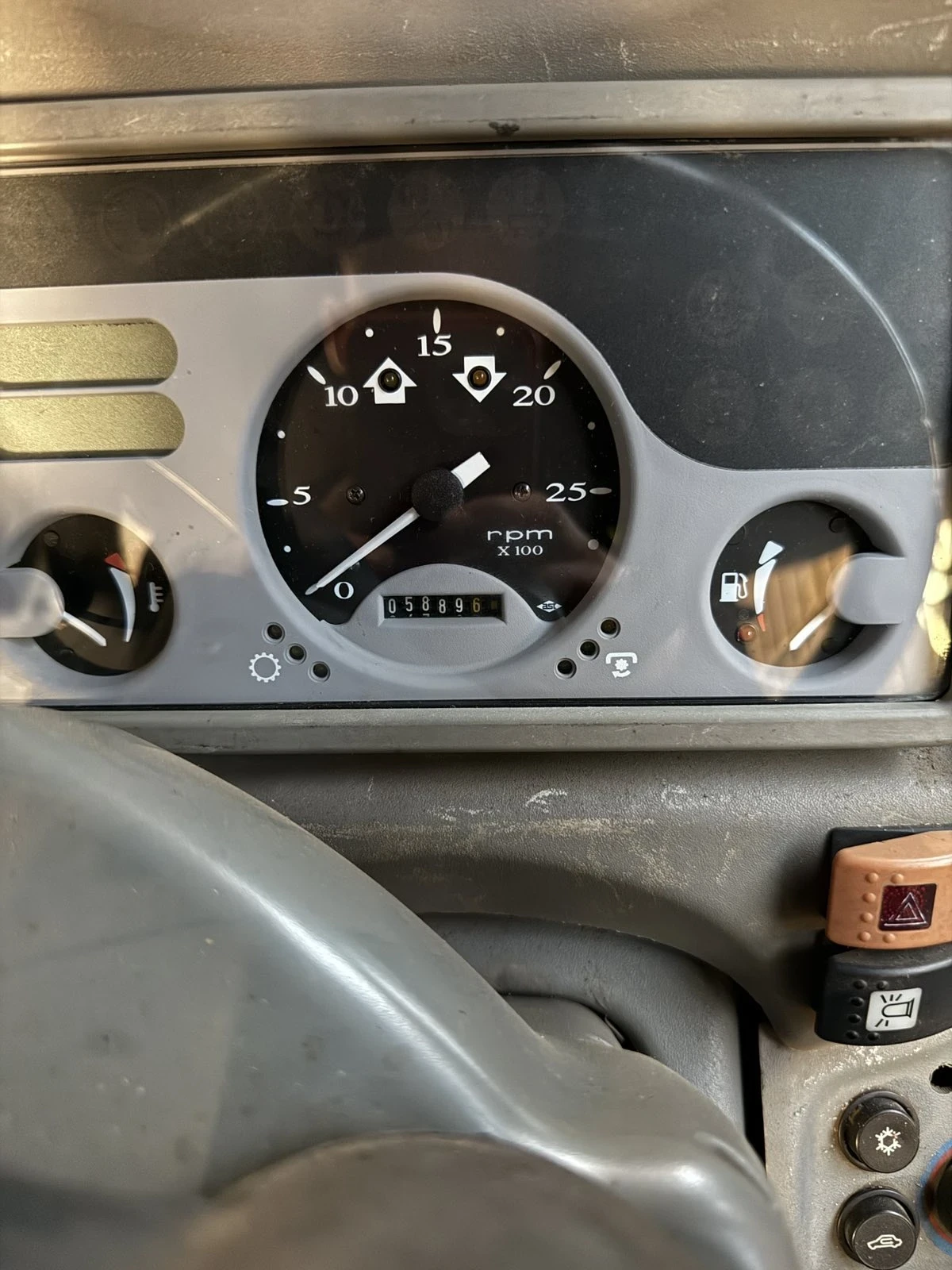 Трактор Landini legend 125 tdi, снимка 4 - Селскостопанска техника - 56730362